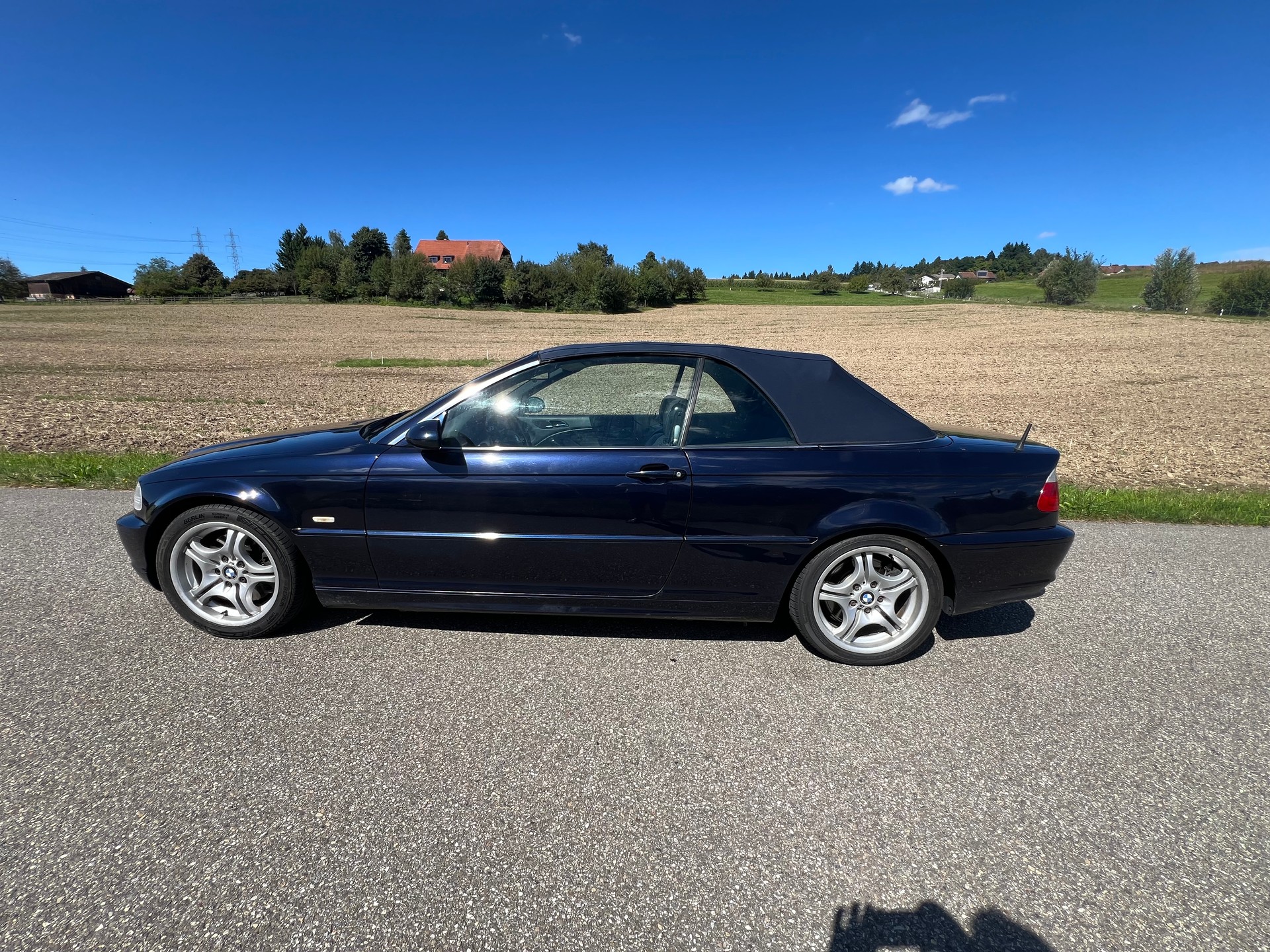 BMW 330Ci Cabriolet-image-11