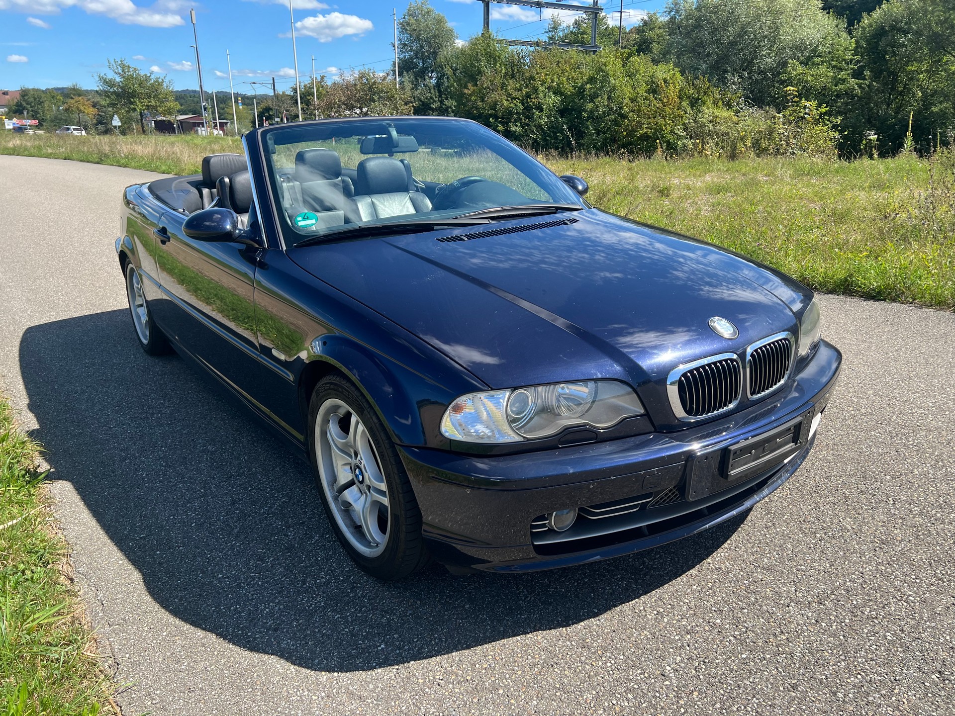 BMW 330Ci Cabriolet-image-2