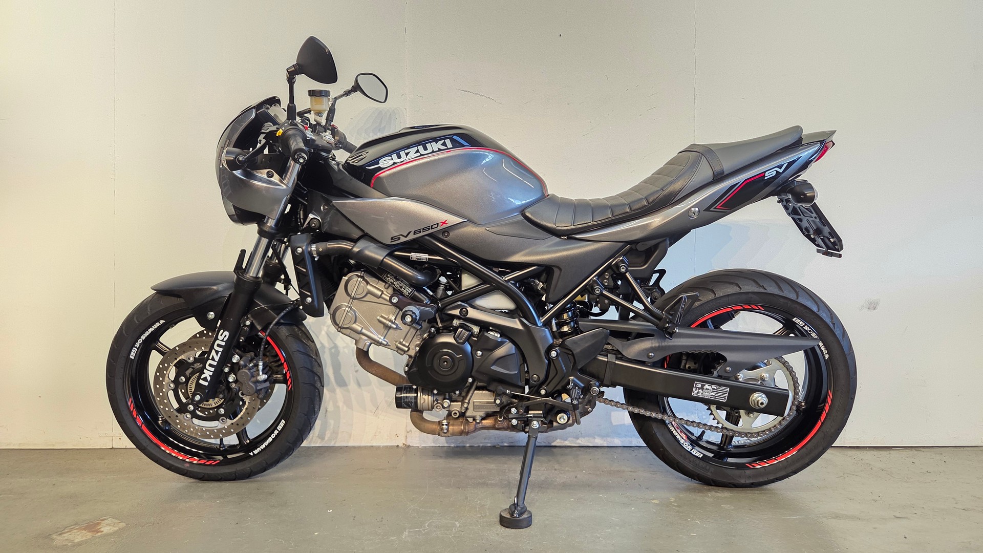 SUZUKI SV 650 XA ABS L8 (35kW)-showroom-element-1