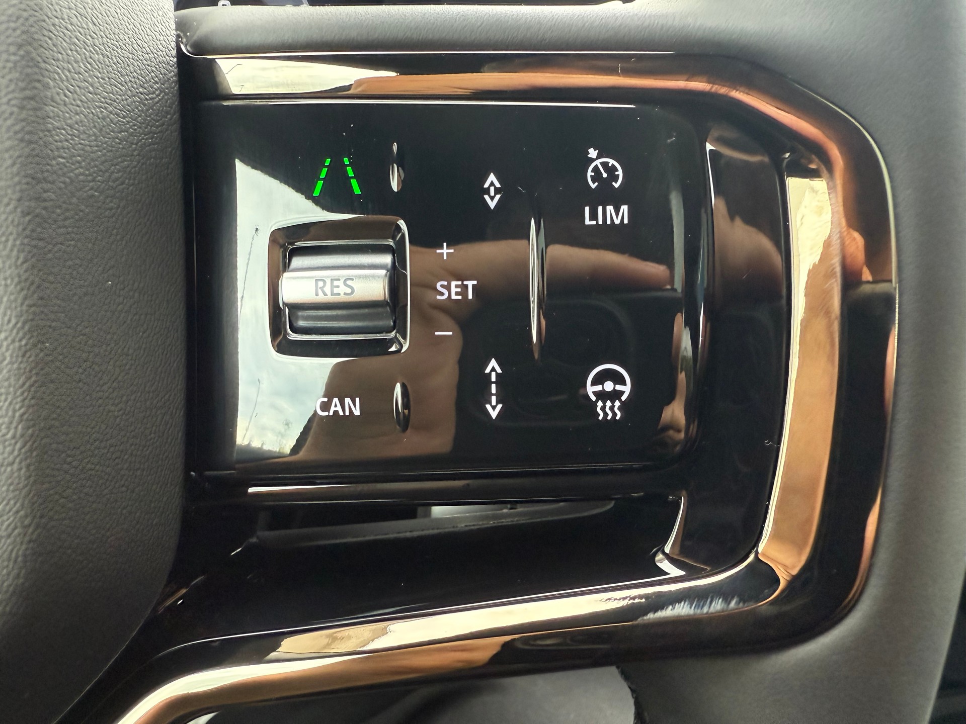 LAND ROVER Range Rover Evoque 1.5 T 270e Autobiography-image-16