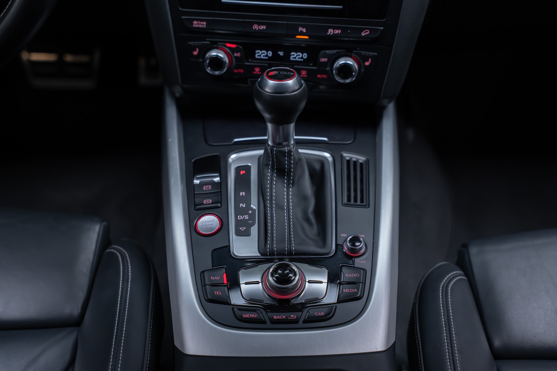 AUDI SQ5 3.0 V6 Bi-TDI quattro T-Tronic / Rückfahrkamera / Bang&Olufsen / Standheizung-image-36