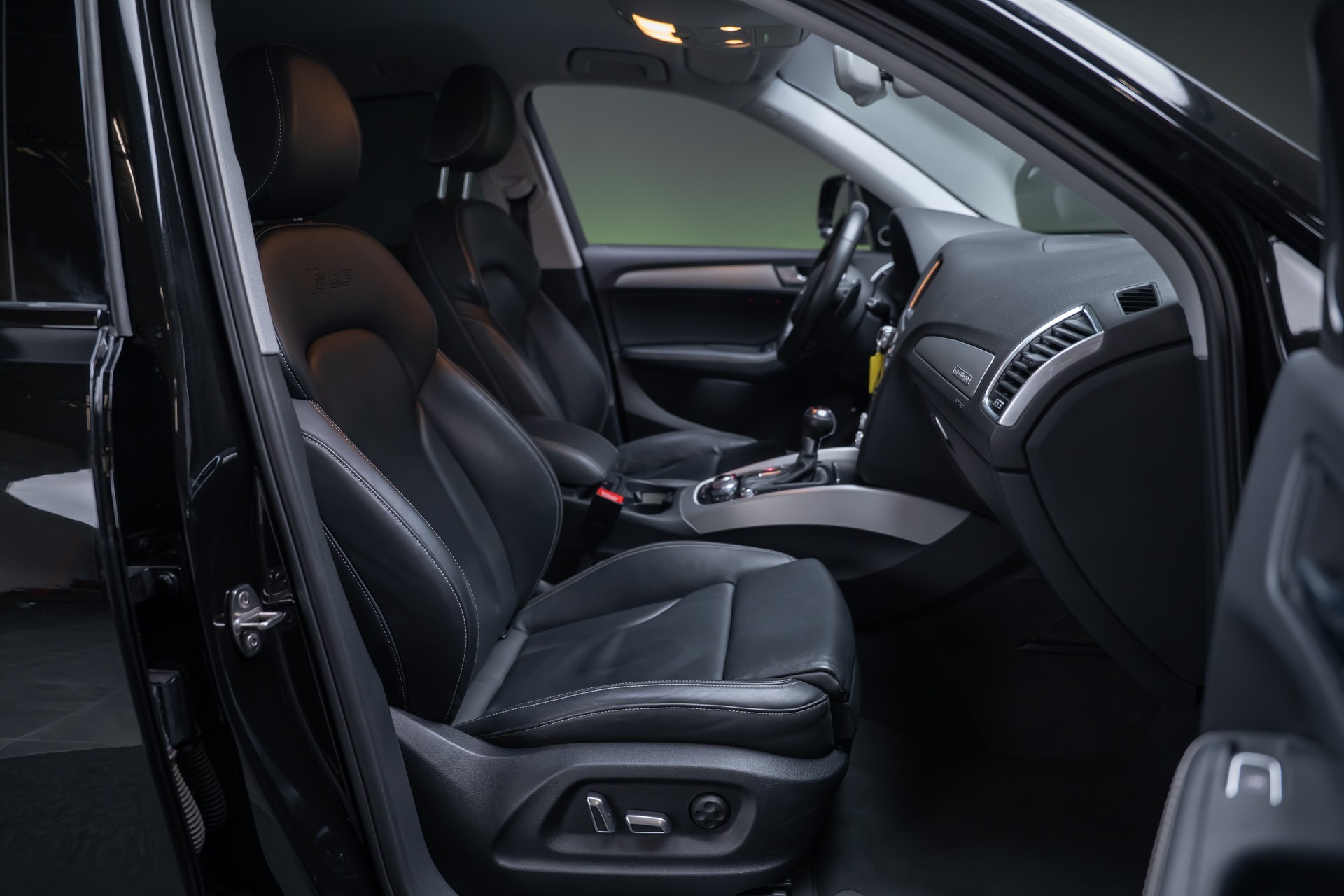 AUDI SQ5 3.0 V6 Bi-TDI quattro T-Tronic / Rückfahrkamera / Bang&Olufsen / Standheizung-image-22