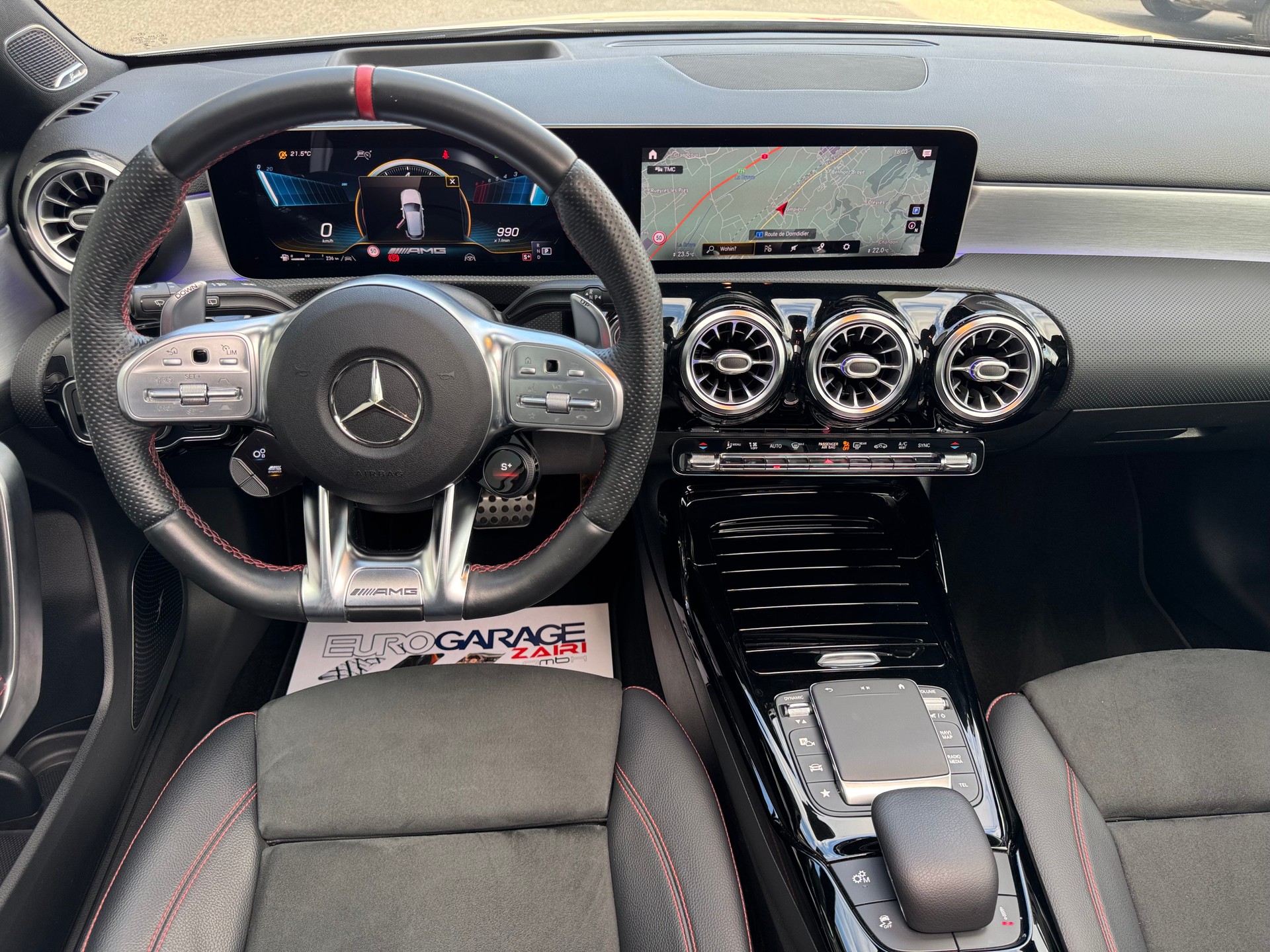 MERCEDES-BENZ A 35 AMG 4Matic Speedshift-showroom-element-3