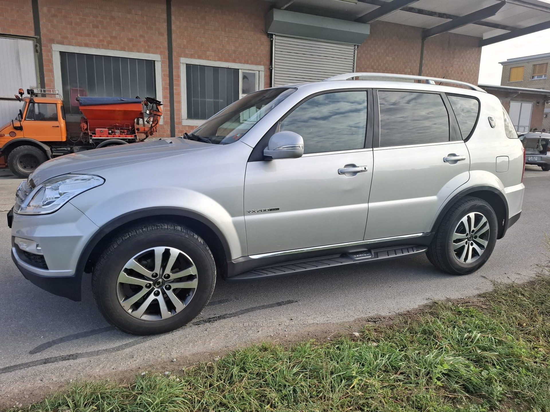 KGM-SsangYong Rexton RX200 e-XDi Sapphire 4WD Automatic-image-6