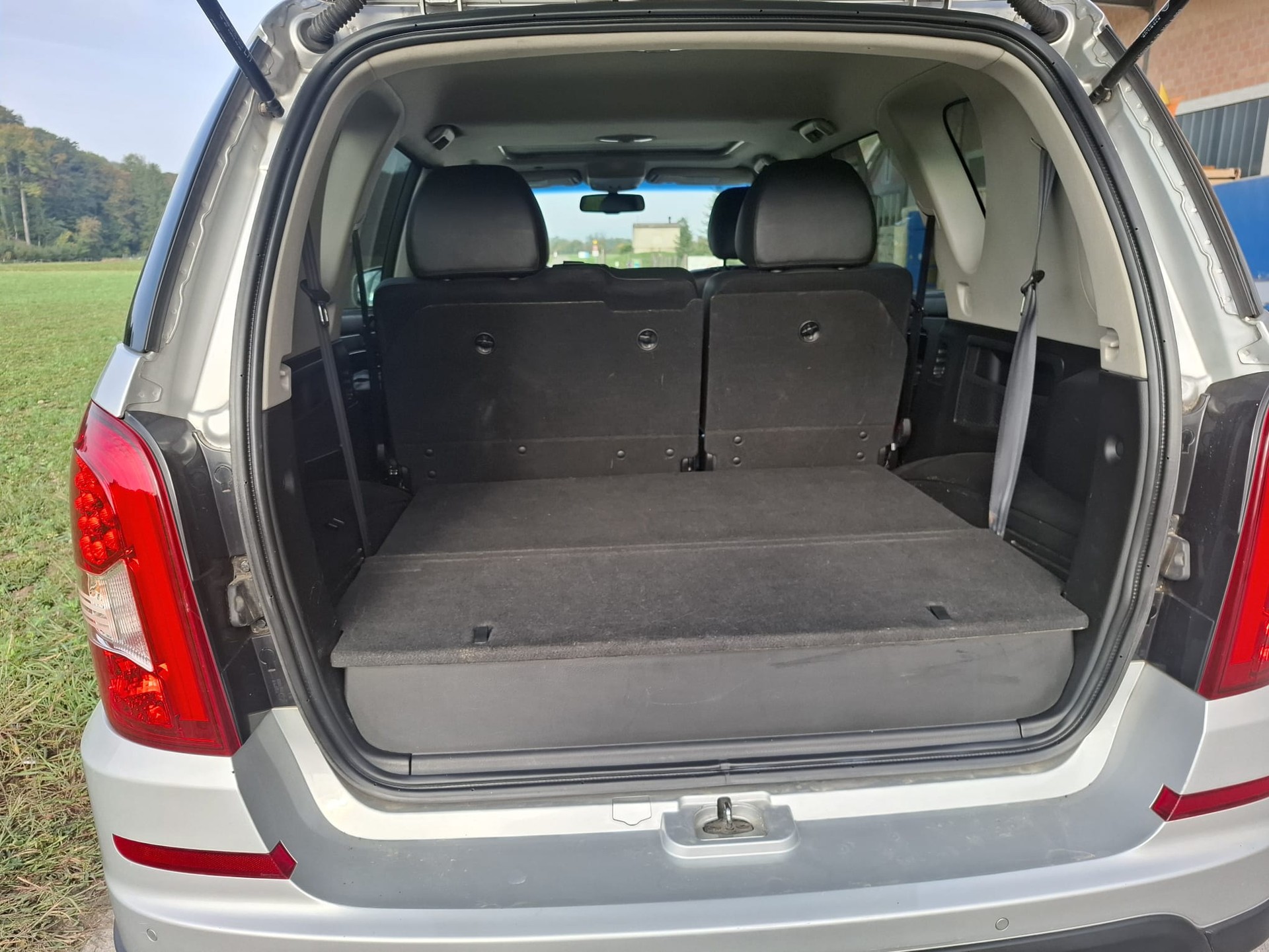 KGM-SsangYong Rexton RX200 e-XDi Sapphire 4WD Automatic-image-3