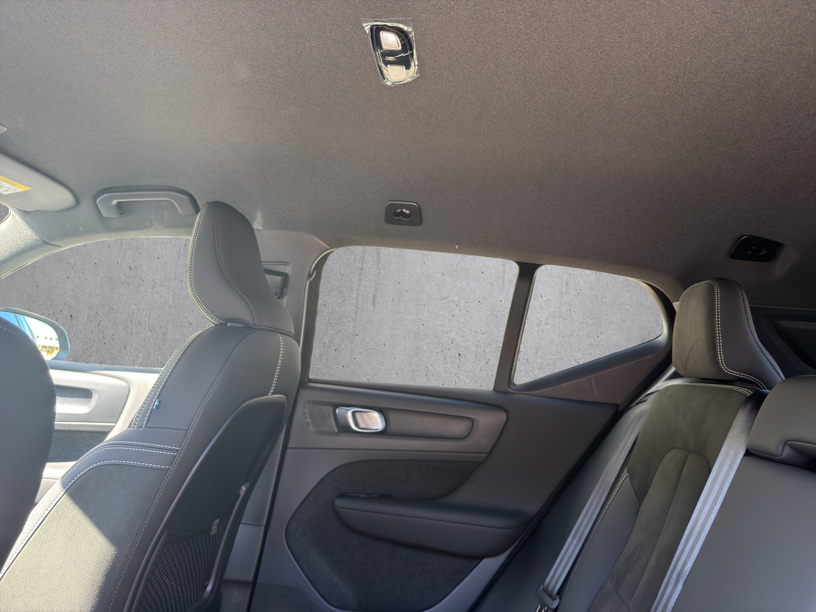 VOLVO XC40 E80 Twin Plus AWD-image-16
