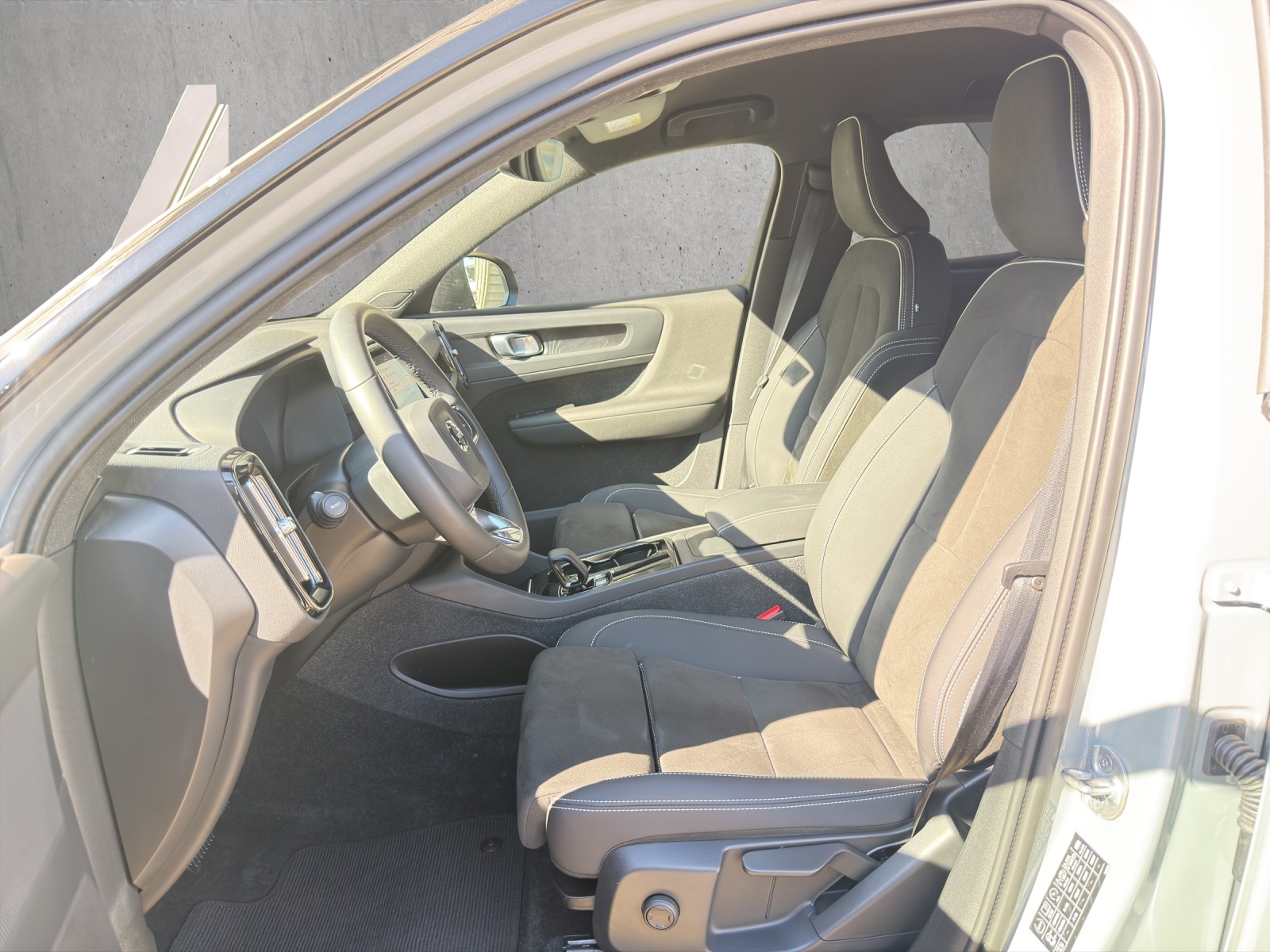 VOLVO XC40 E80 Twin Plus AWD-image-10