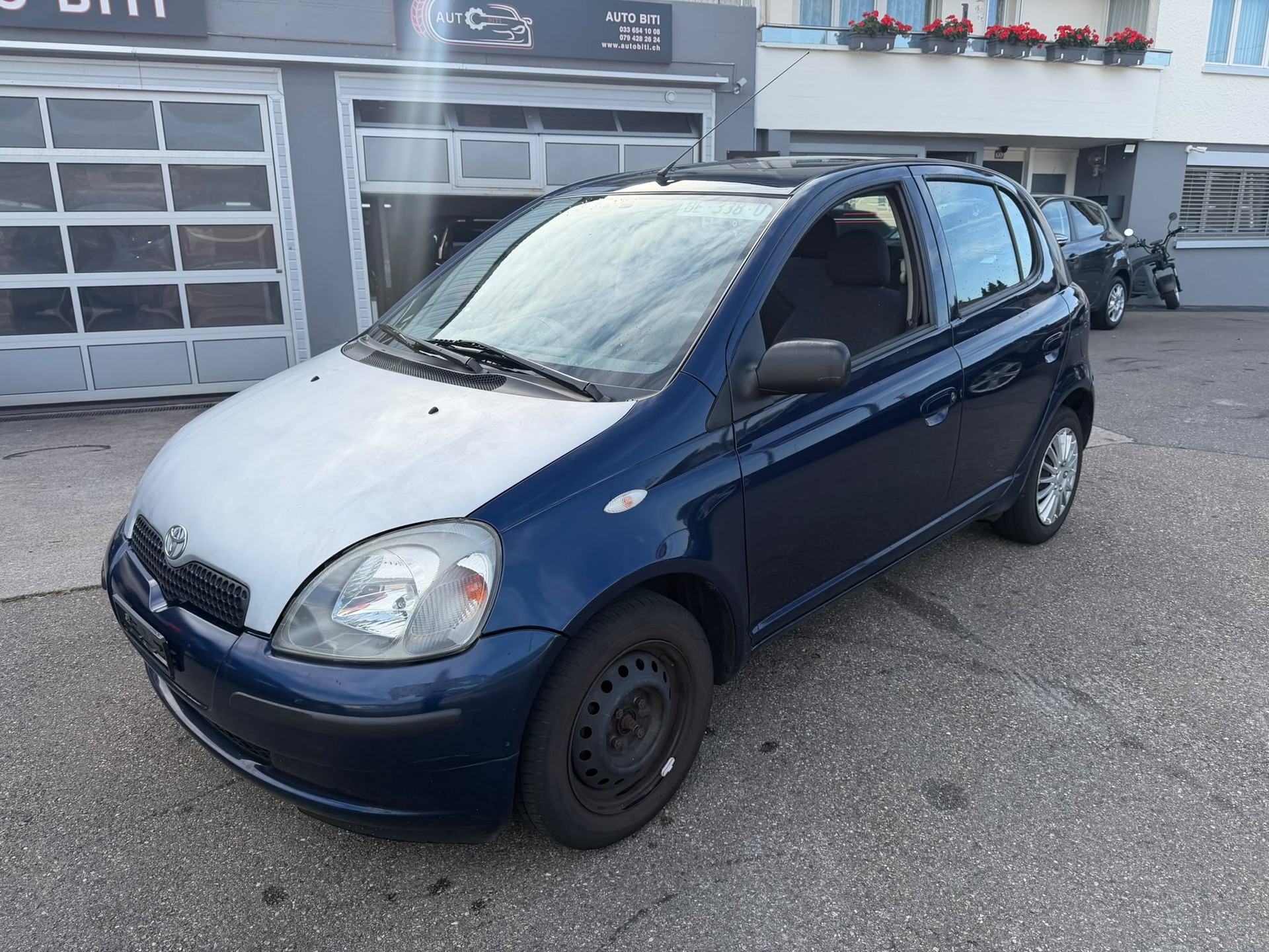 TOYOTA Yaris 1.3 Linea Sol-image-0