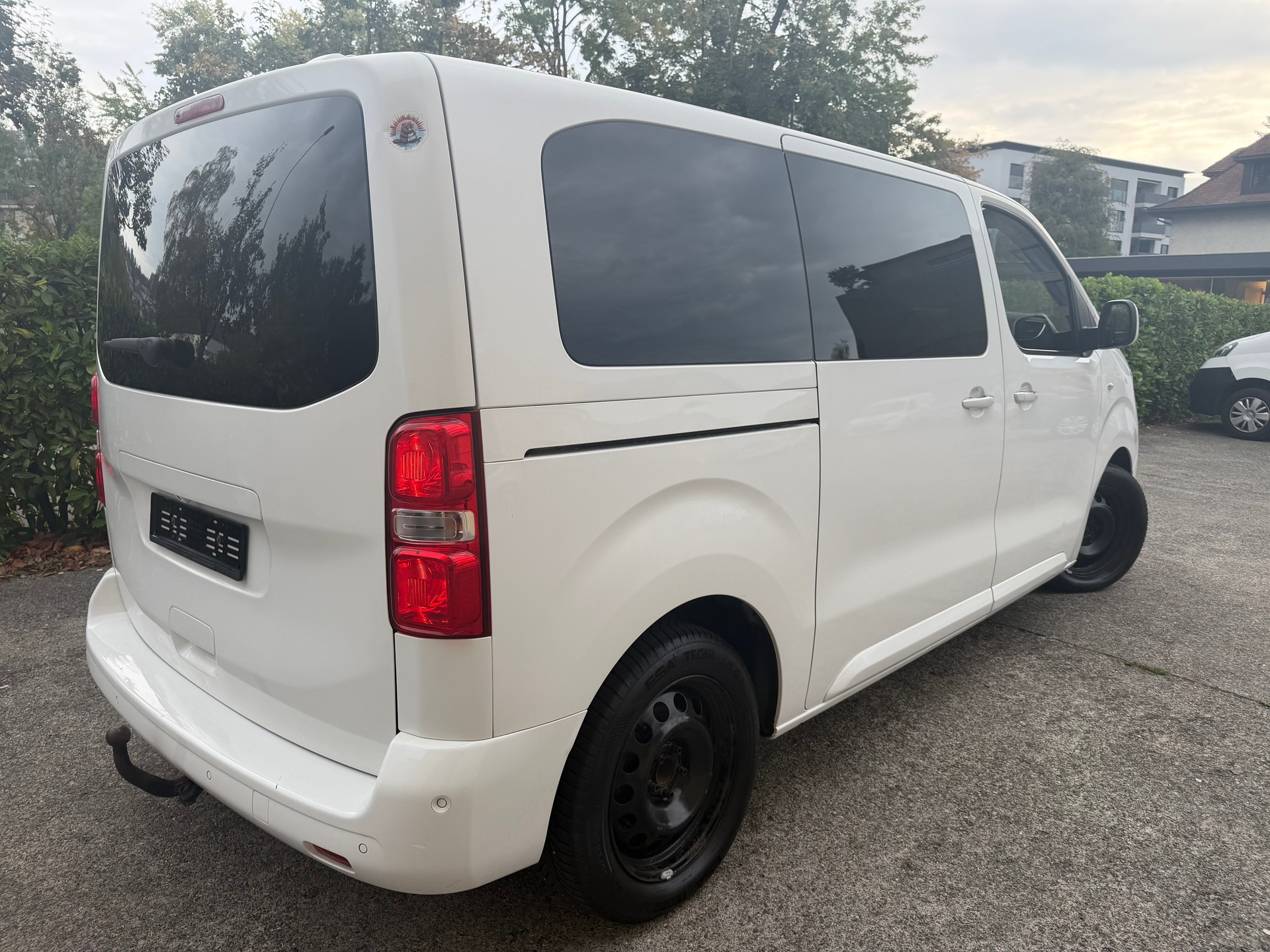 CITROEN Jumpy 2.0 HDi 180 S&S Size M EAT8-image-3