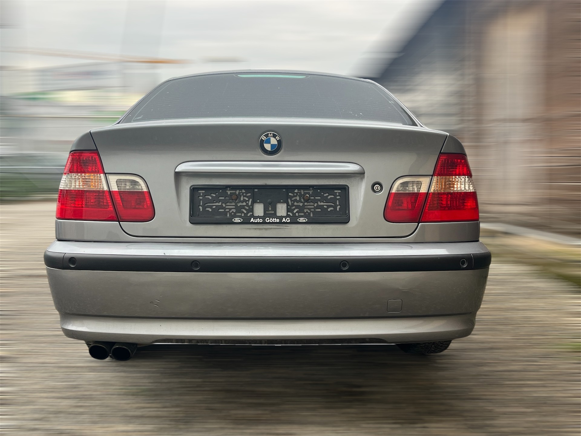 BMW 325xi-image-3