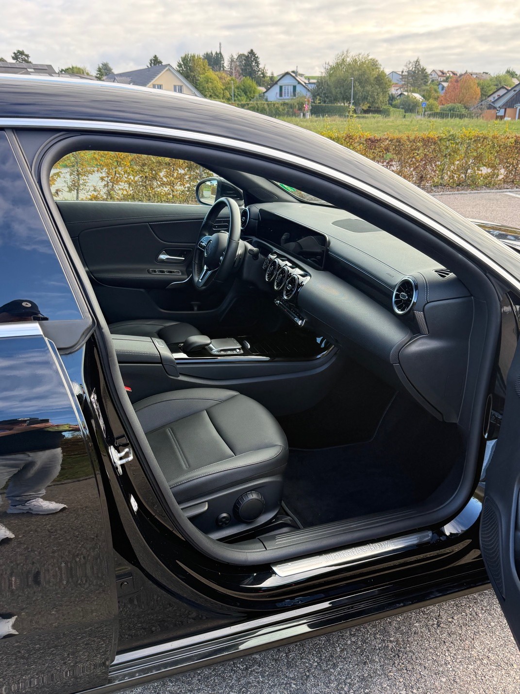 MERCEDES-BENZ CLA 200 Progressive-image-5