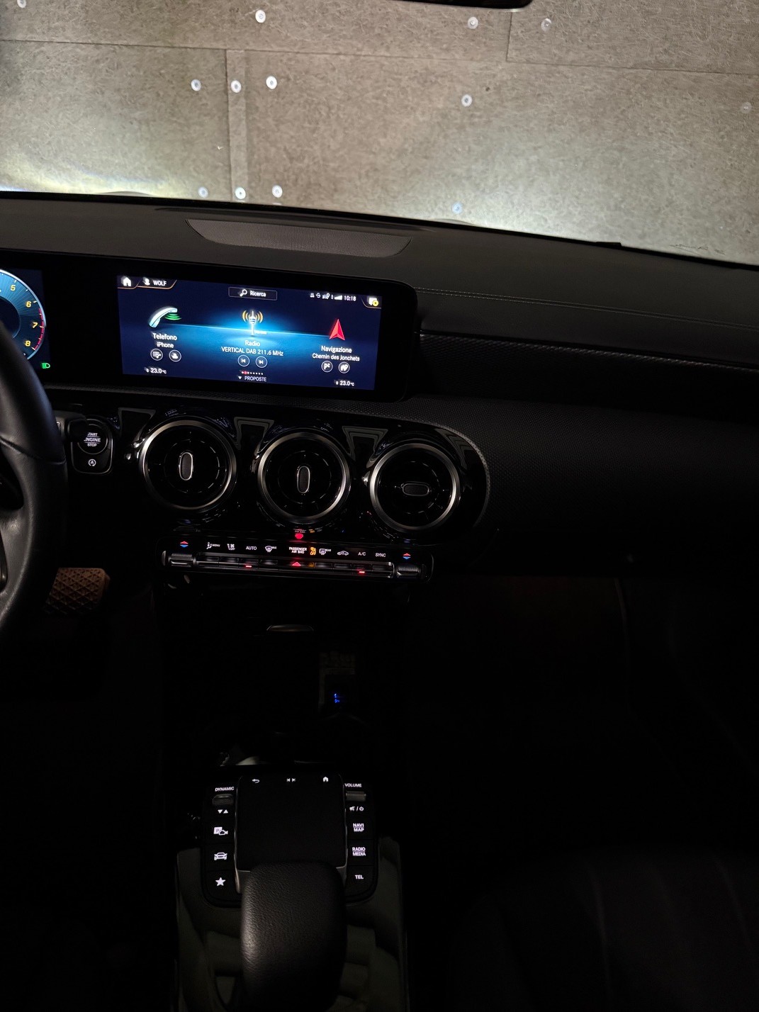MERCEDES-BENZ CLA 200 Progressive-image-8