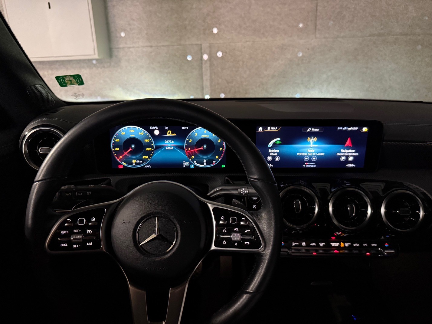 MERCEDES-BENZ CLA 200 Progressive-image-9