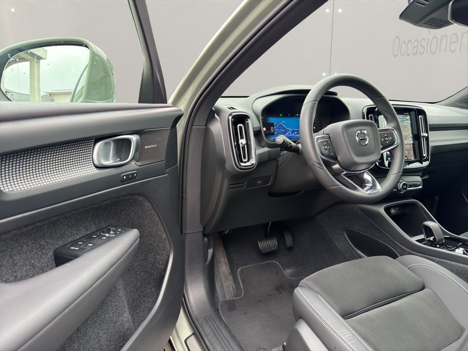VOLVO XC40 2.0 B4 MH Ultimate Bright-image-7