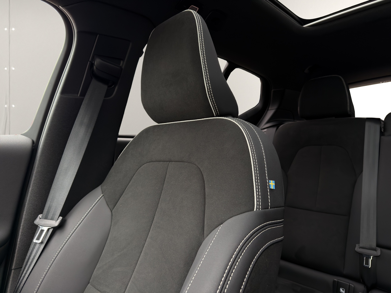 VOLVO XC40 2.0 B4 MH Ultimate Bright-image-13
