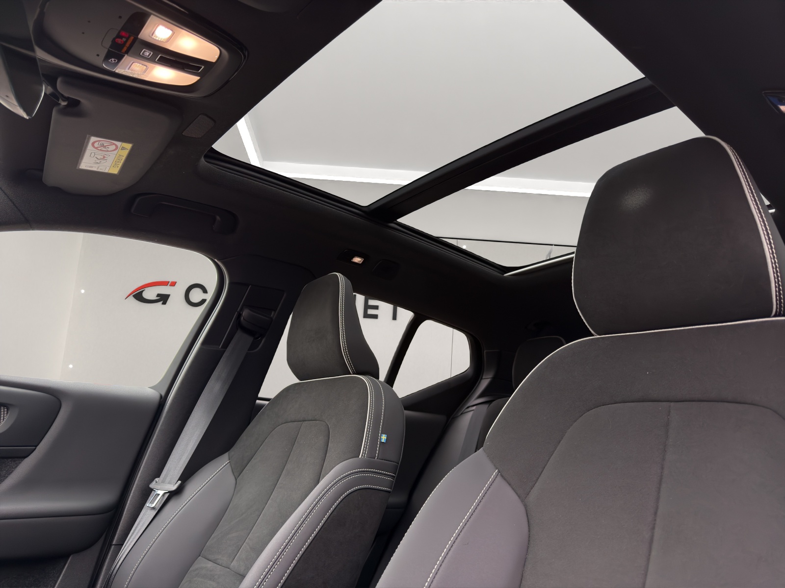 VOLVO XC40 2.0 B4 MH Ultimate Bright-image-12