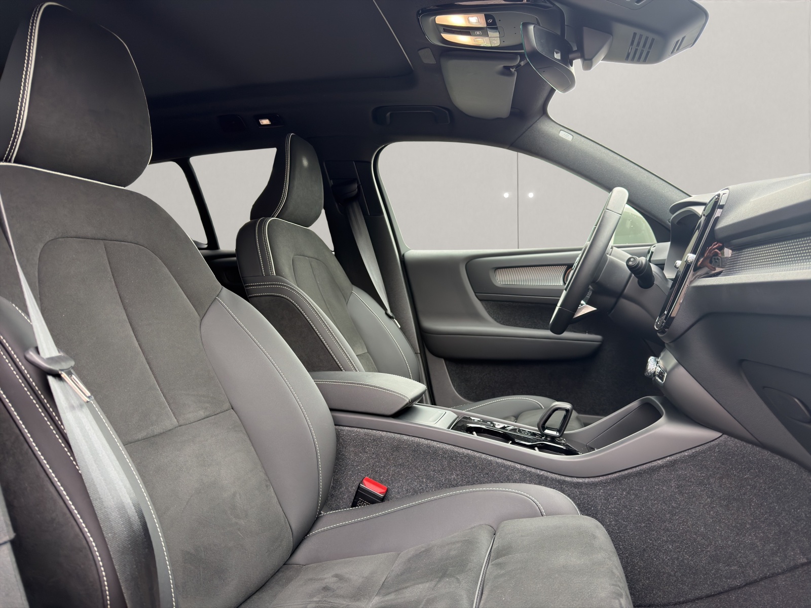 VOLVO XC40 2.0 B4 MH Ultimate Bright-image-11