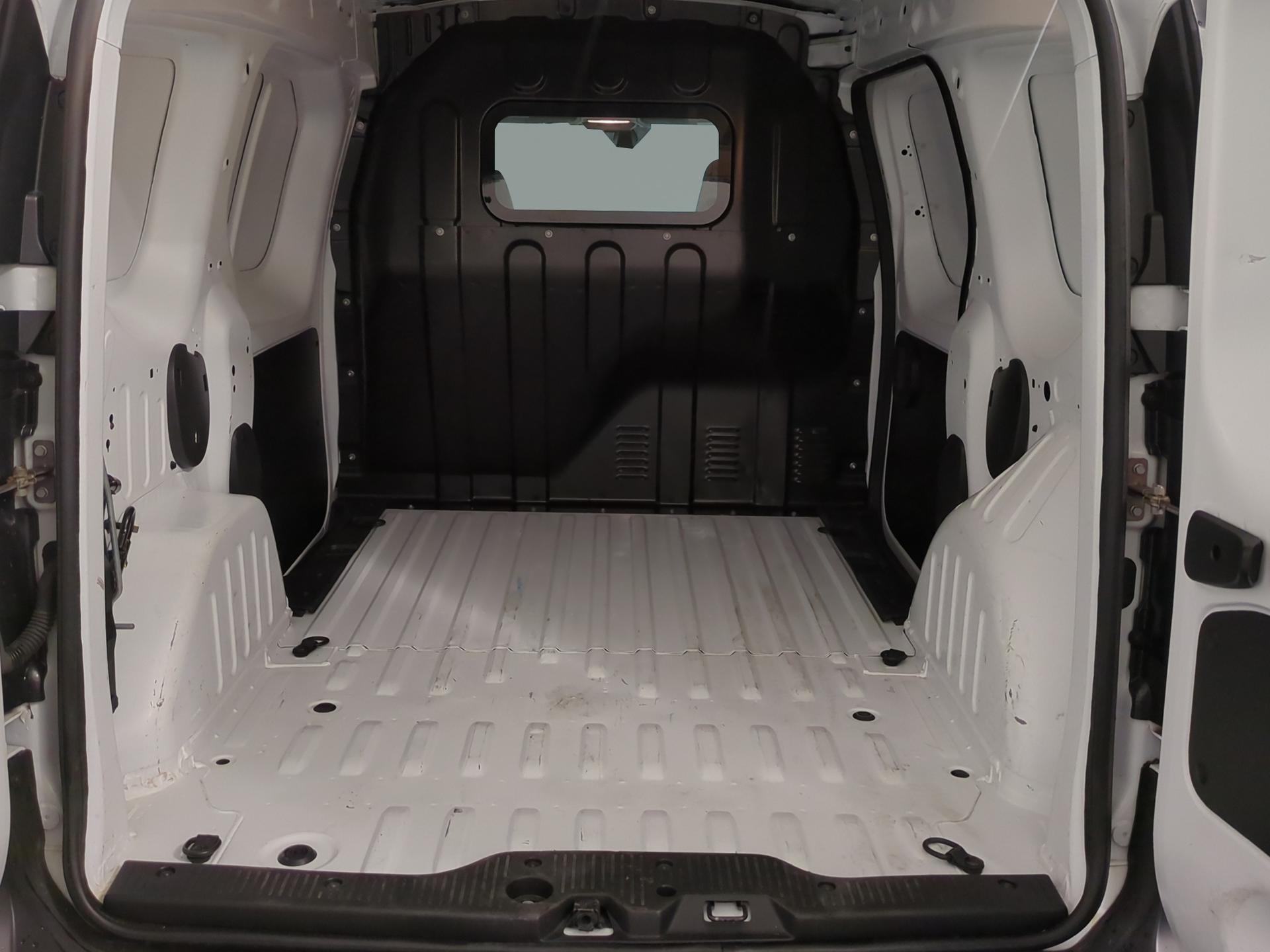 RENAULT Express 1.3TCe 100 PF Extra-image-15