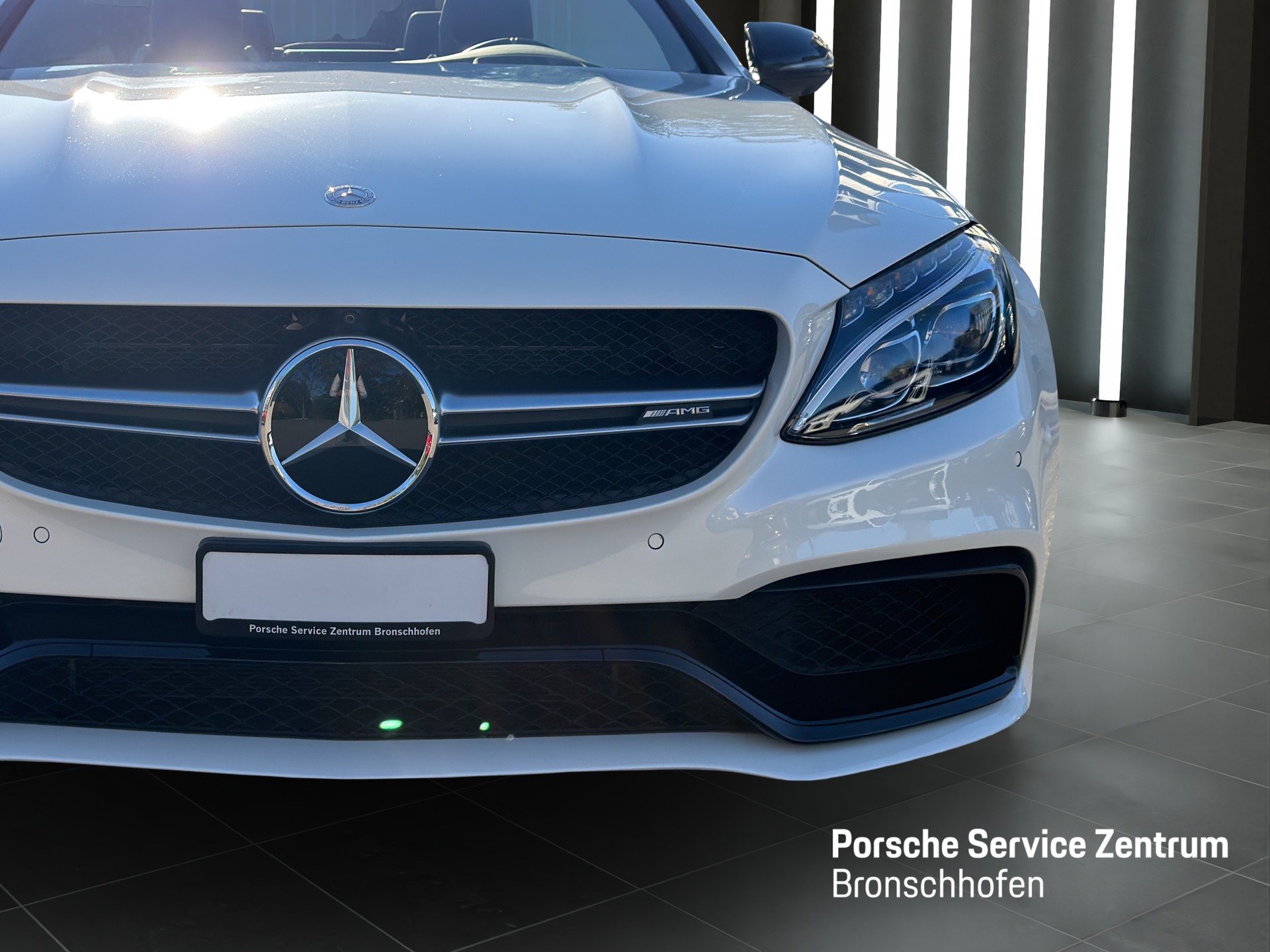 MERCEDES-BENZ C-CLASS A205 Cabriolet C 63 S C63 S AMG-image-8