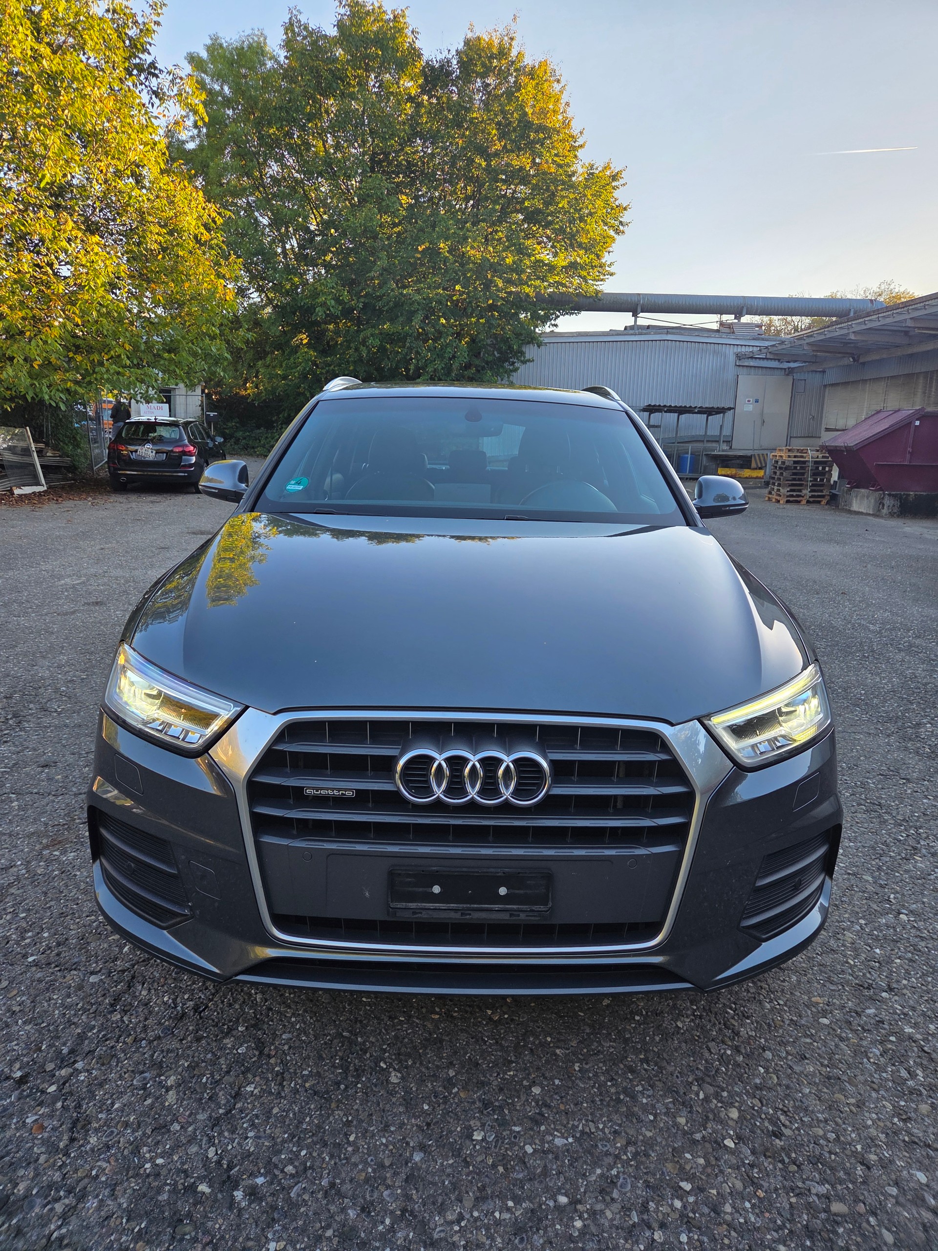AUDI Q3 2.0 TDI design quattro S-tronic-image-4