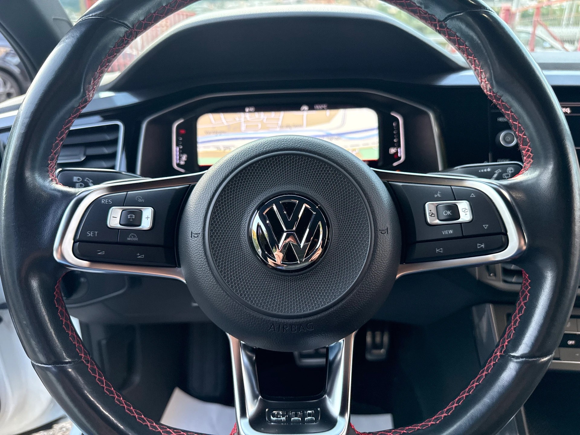 VW Polo 2.0 TSI GTI DSG-image-13