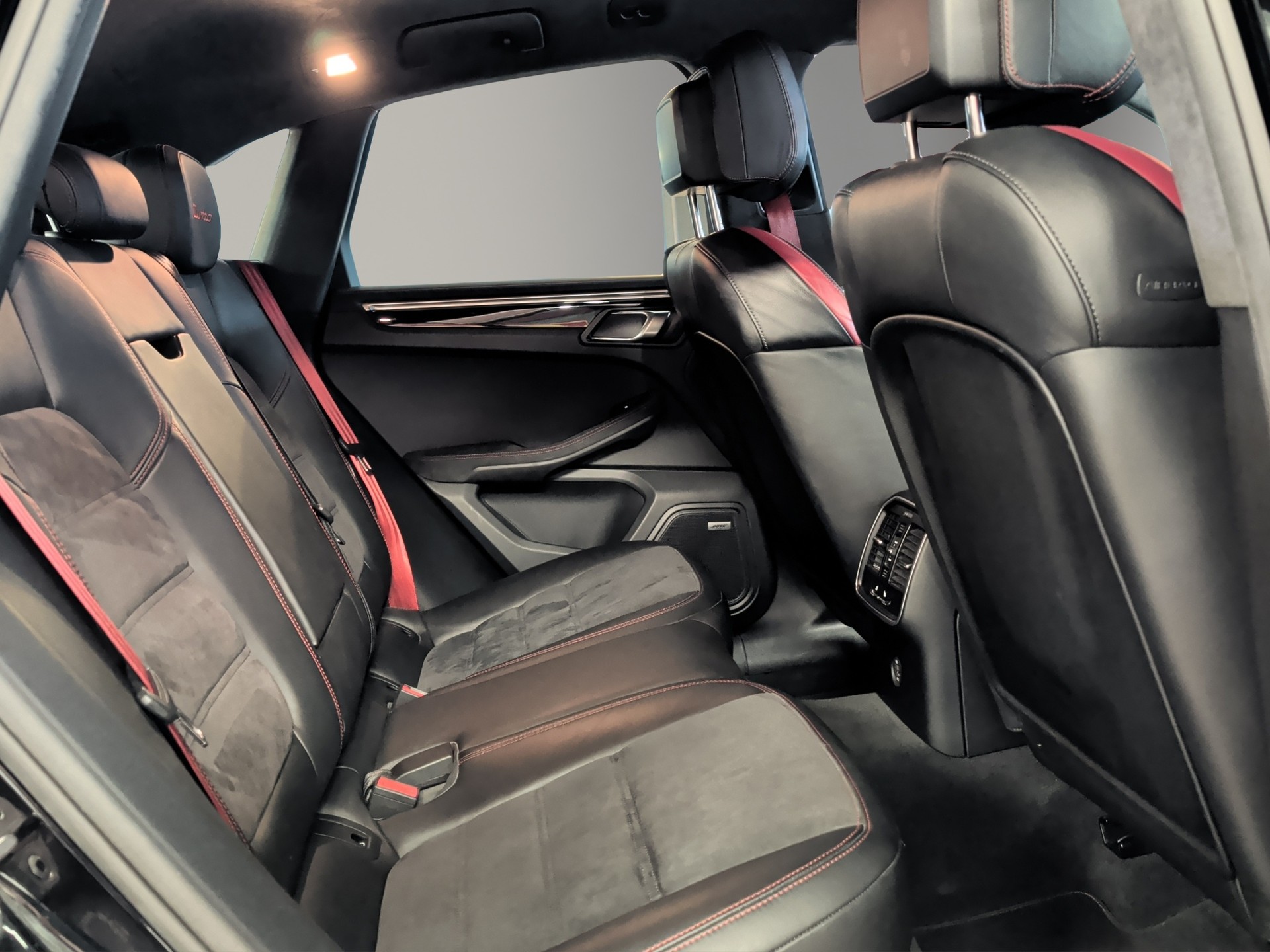 PORSCHE Macan Turbo Exclusive Performance Edition PDK - PORSCHE APPROVED 06-2027 --image-14