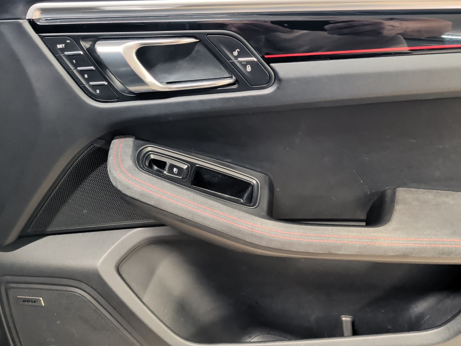 PORSCHE Macan Turbo Exclusive Performance Edition PDK - PORSCHE APPROVED 06-2027 --image-15