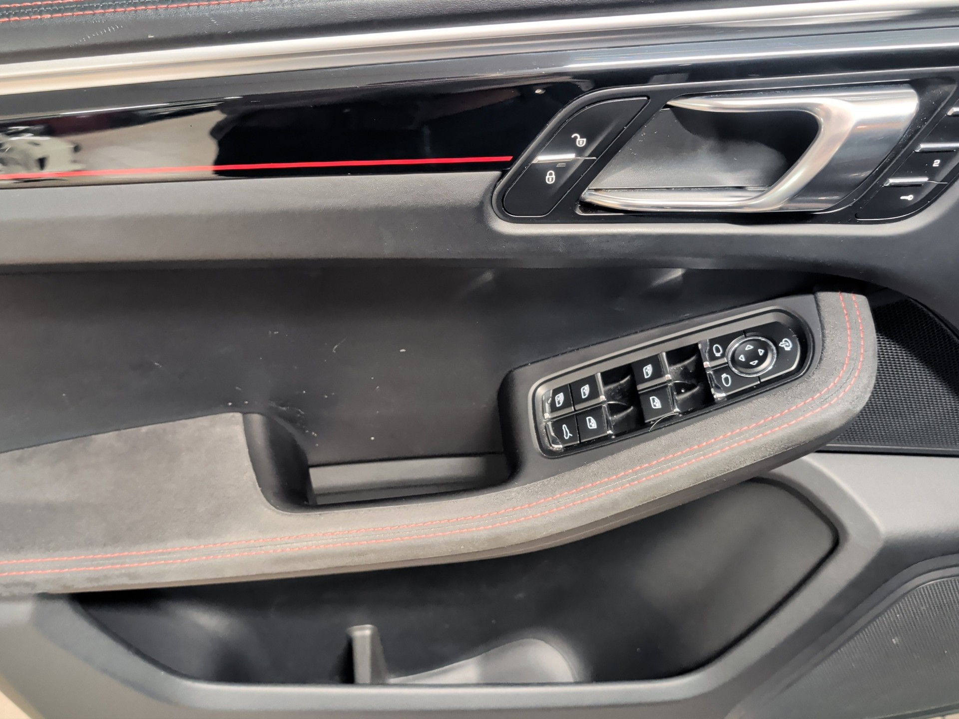 PORSCHE Macan Turbo Exclusive Performance Edition PDK - PORSCHE APPROVED 06-2027 --image-5
