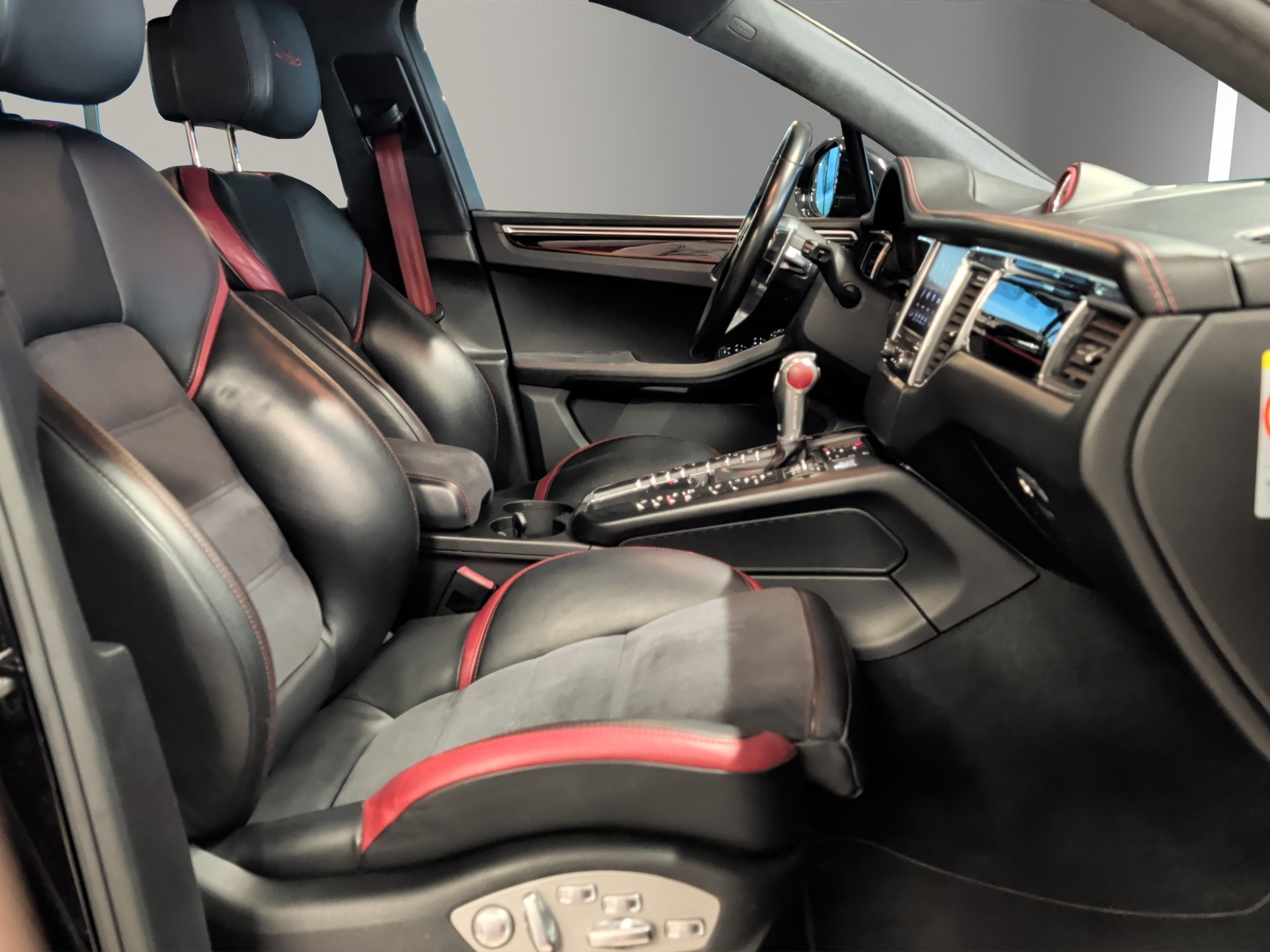 PORSCHE Macan Turbo Exclusive Performance Edition PDK - PORSCHE APPROVED 06-2027 --image-16