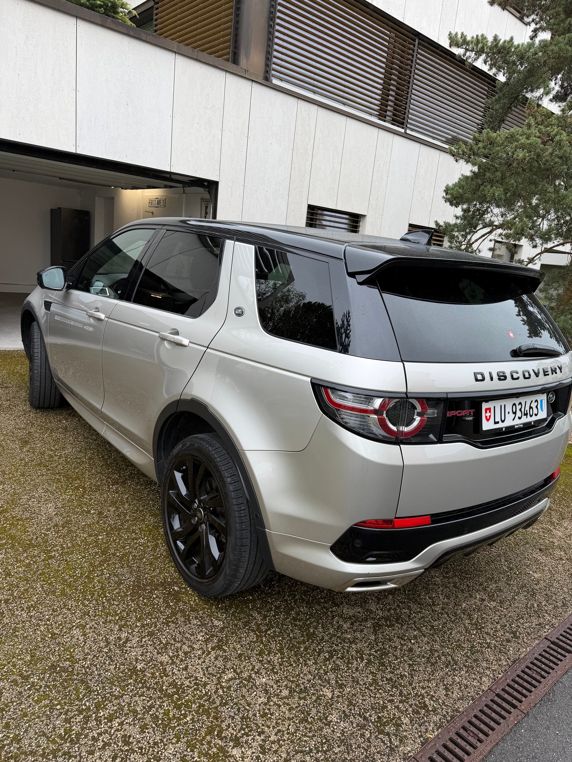 LAND ROVER 2.0 TD4 180 HSE Luxury-image-2