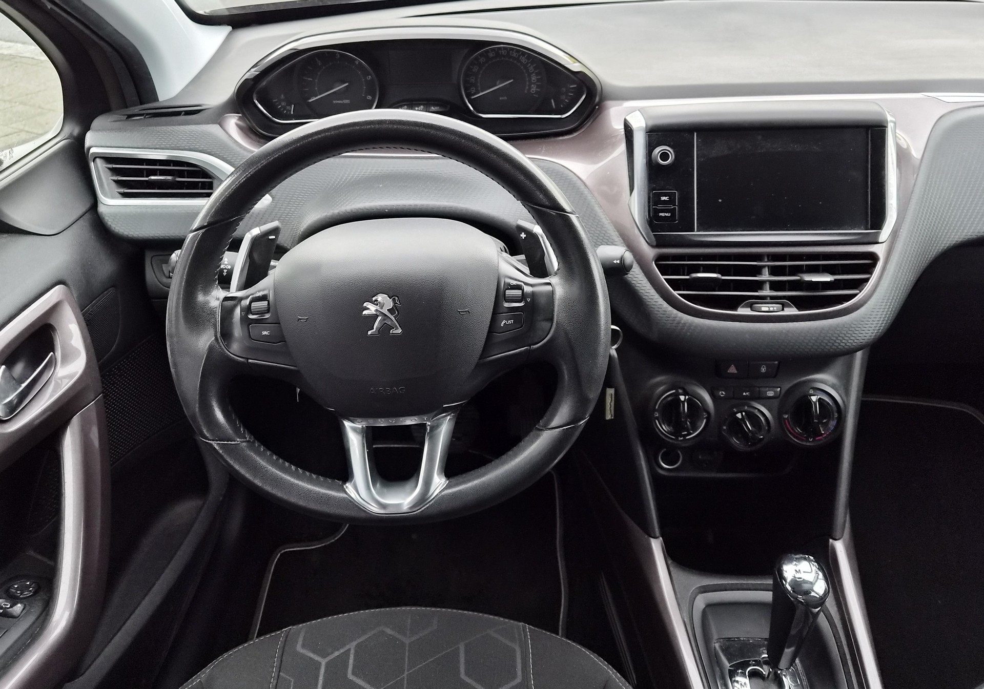 PEUGEOT 2008 1.6 e-HDi Active EGS6-image-9