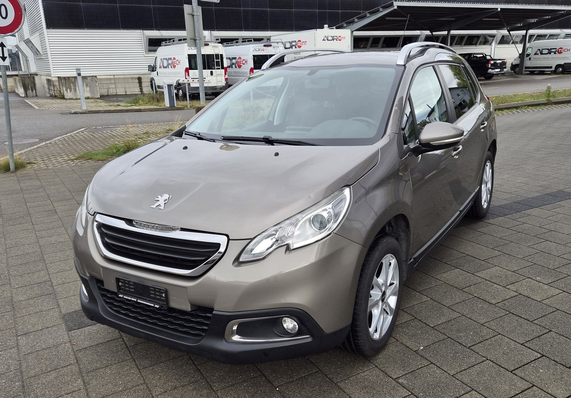 PEUGEOT 2008 1.6 e-HDi Active EGS6-image-7