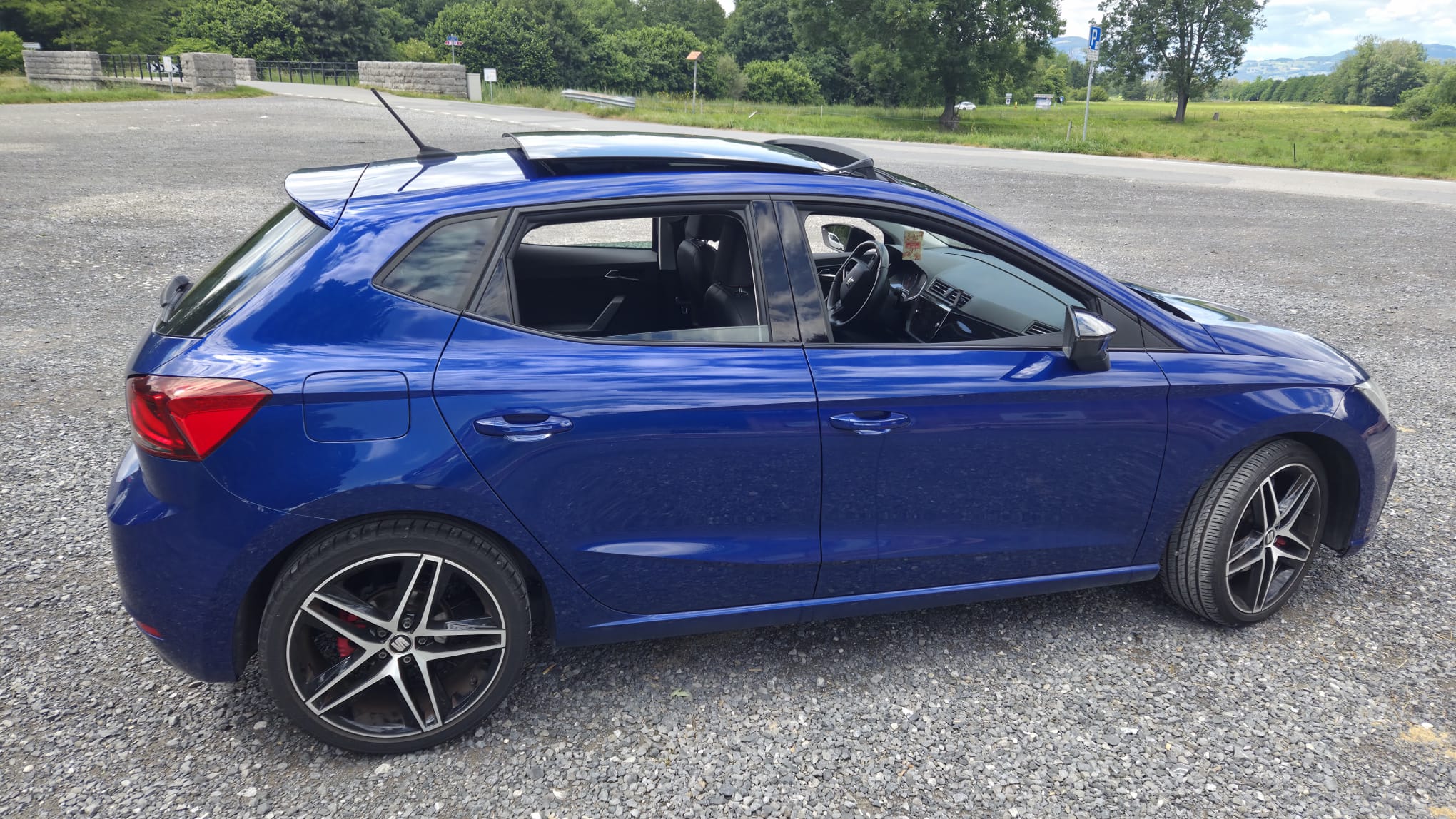 Car photo