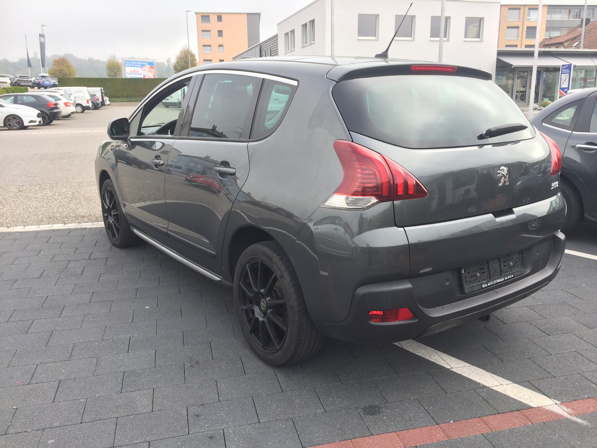 PEUGEOT 3008 1.6 16V T Allure-image-5