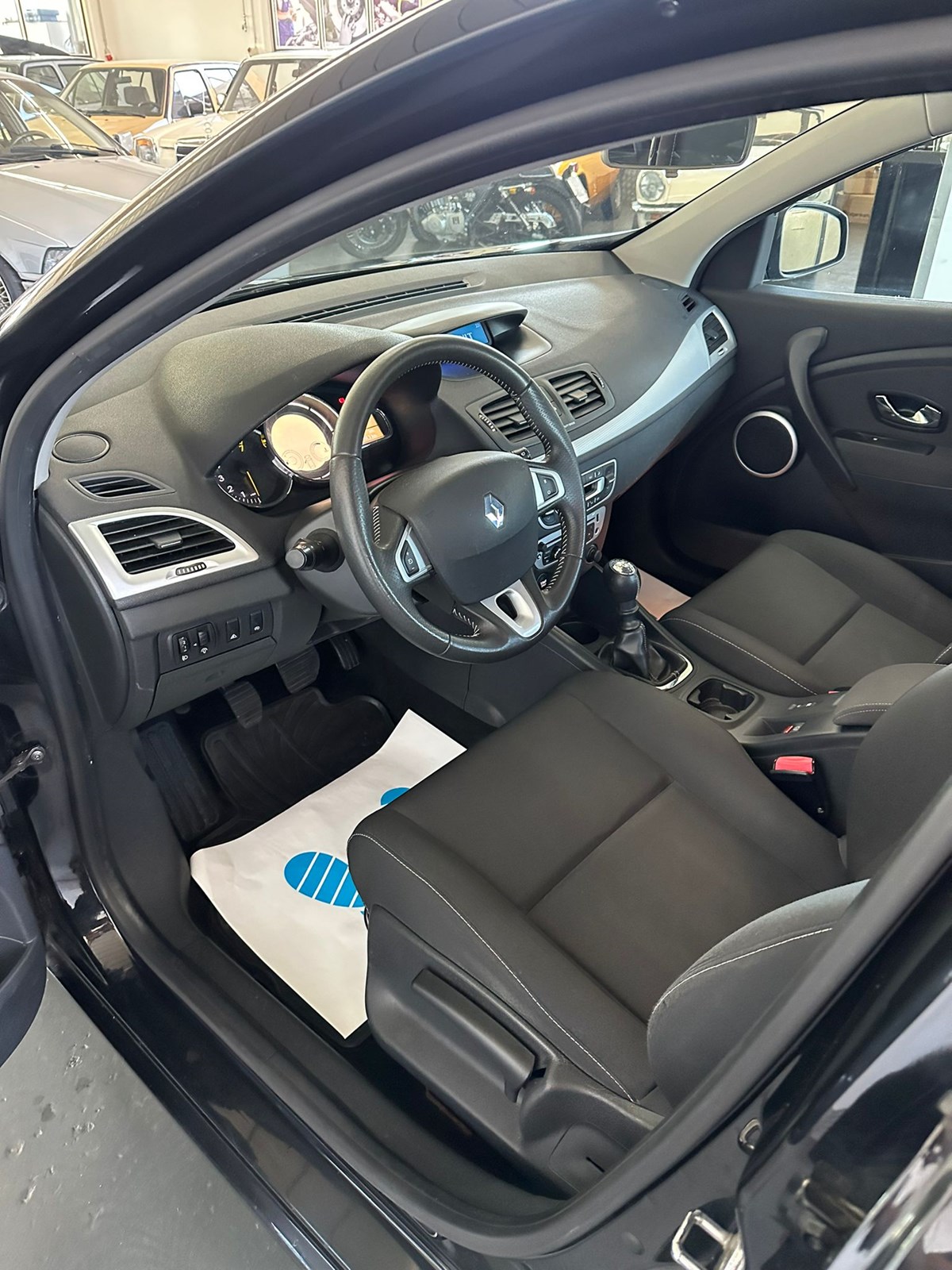 RENAULT Mégane 1.2 16V Turbo Dynamique-image-10