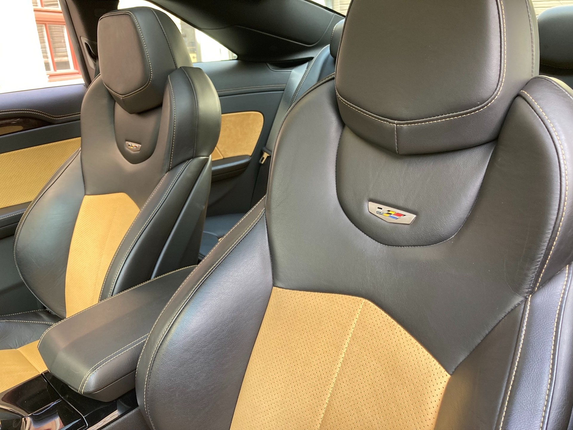 CADILLAC CTS-V Coupé 6.2 V8 SC Automatic-image-6