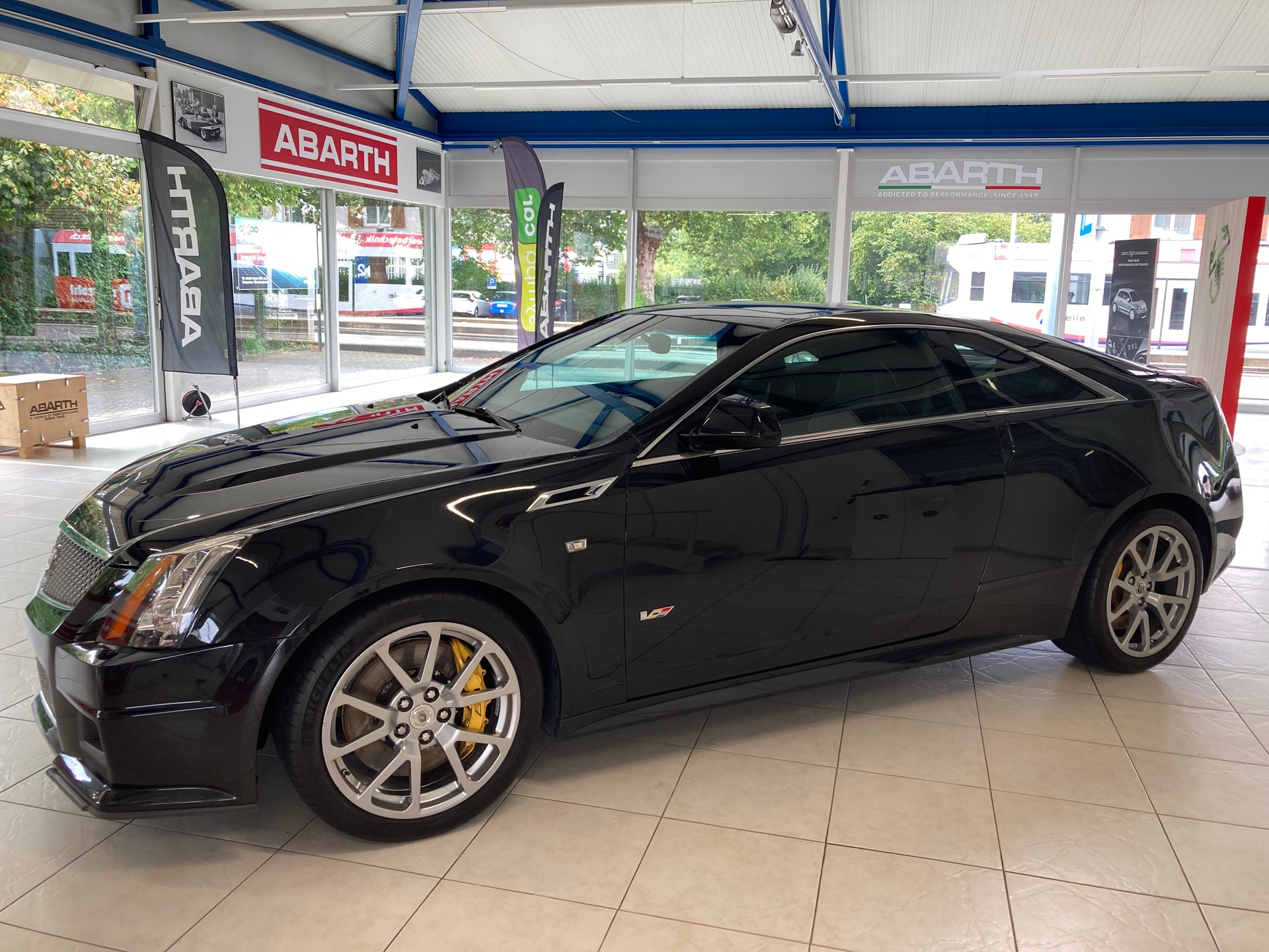 CADILLAC CTS-V Coupé 6.2 V8 SC Automatic-image-2