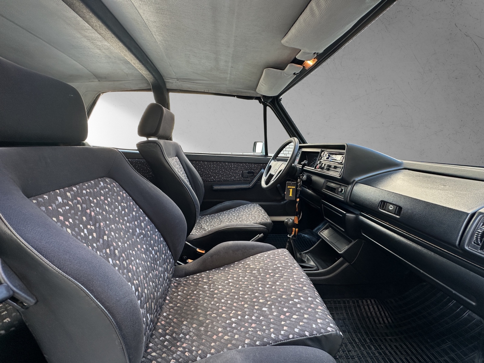 VW Golf Cabriolet 1800 Fashion-Line/Young-Line-image-15