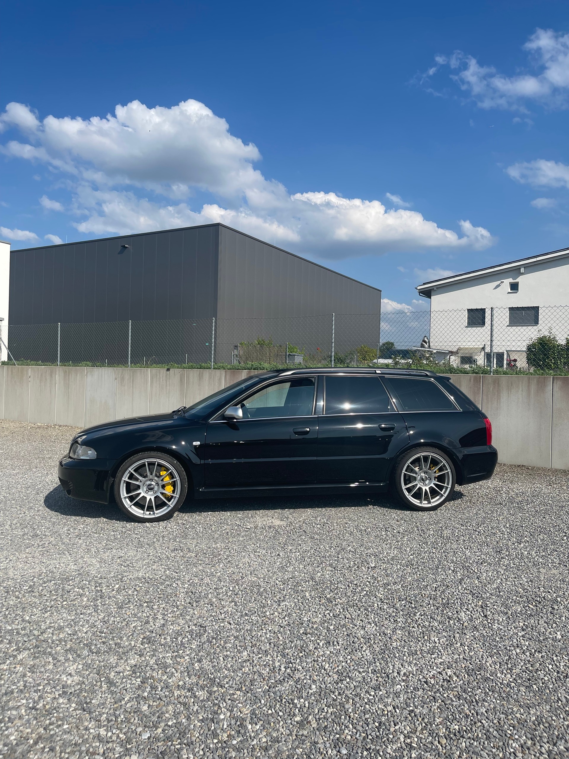 AUDI RS4 Avant quattro-image-4