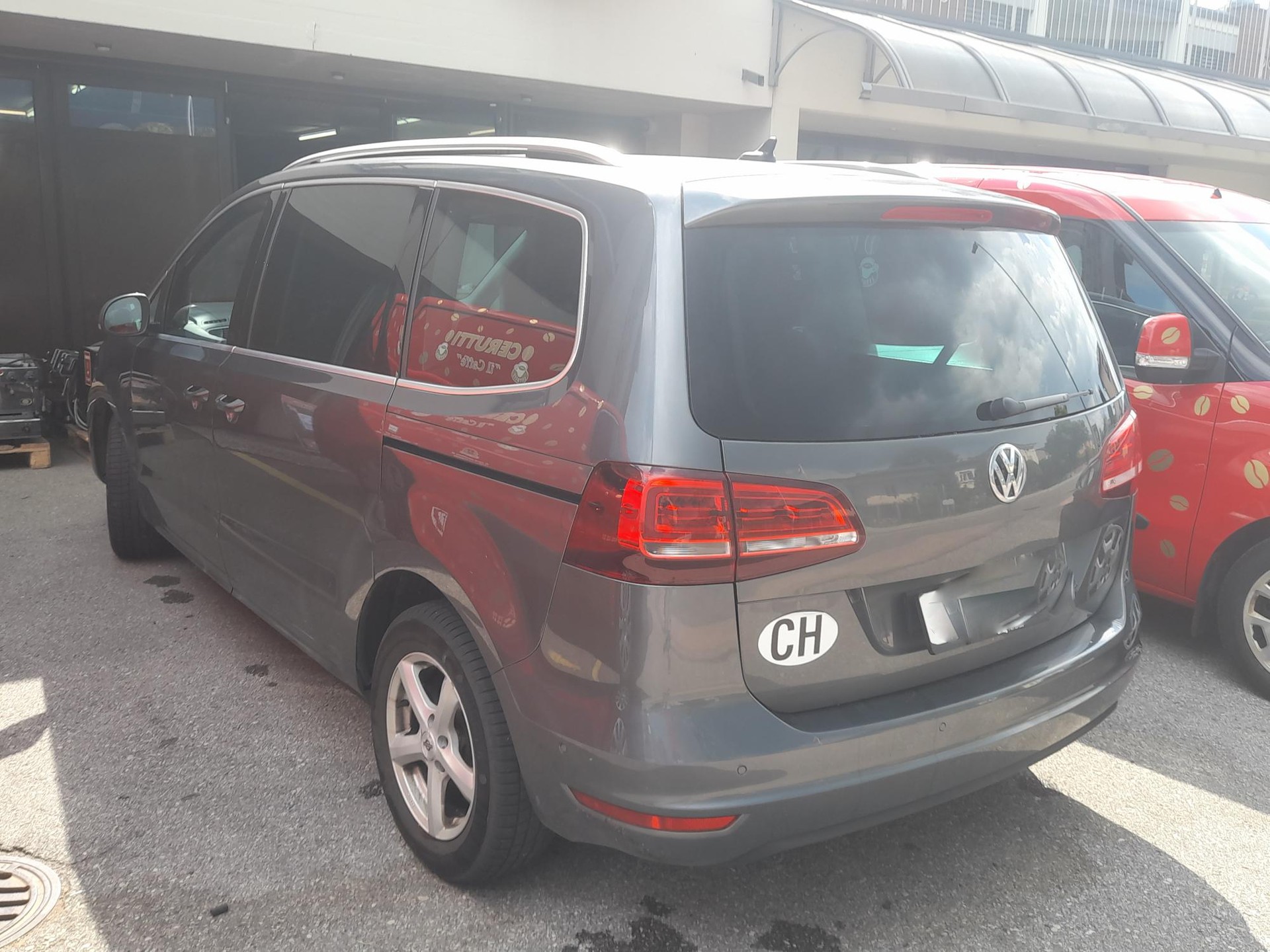 VW Sharan 2.0 TDI BMT Trendline 4Motion-image-2