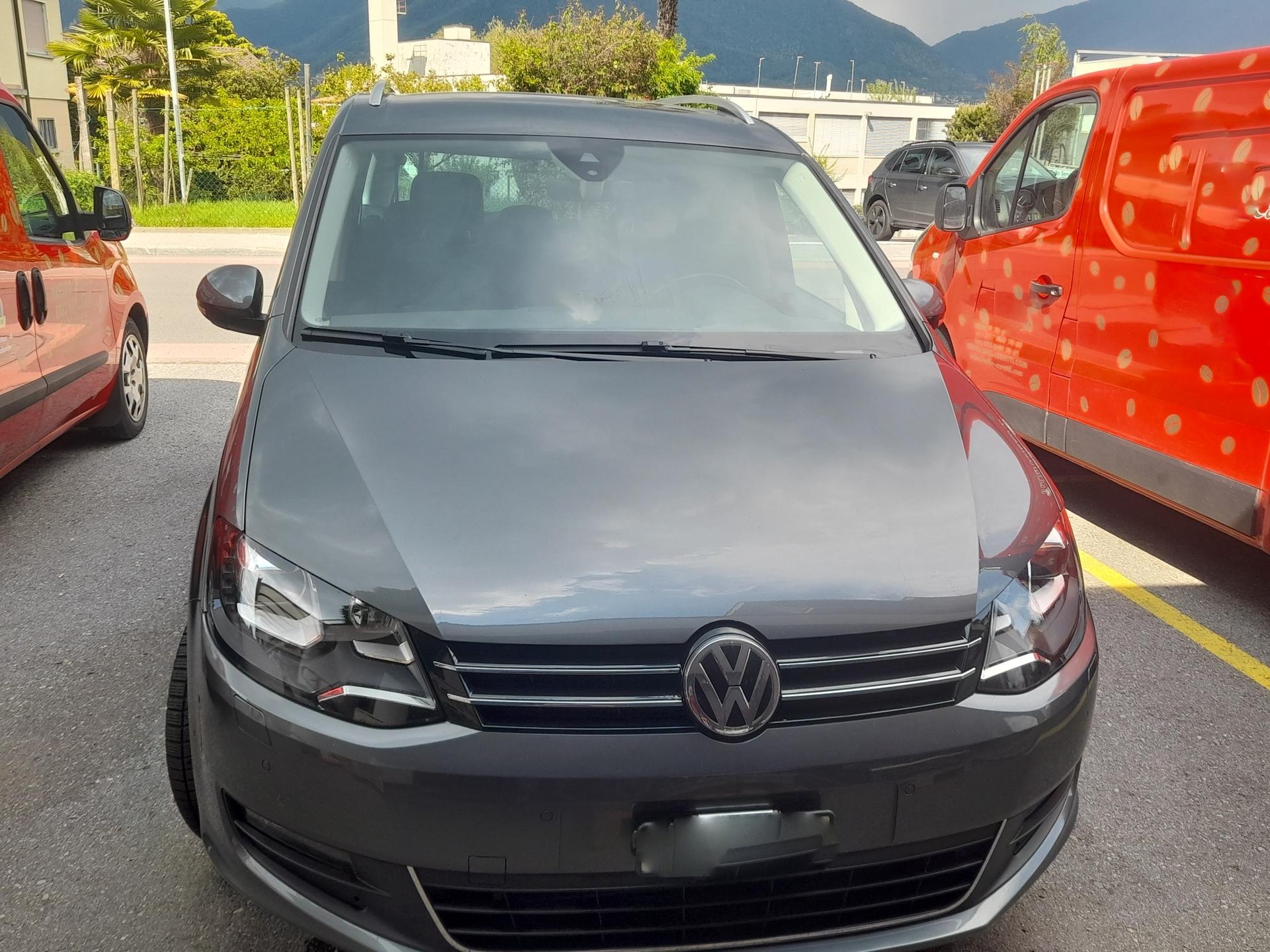 VW Sharan 2.0 TDI BMT Trendline 4Motion-image-0