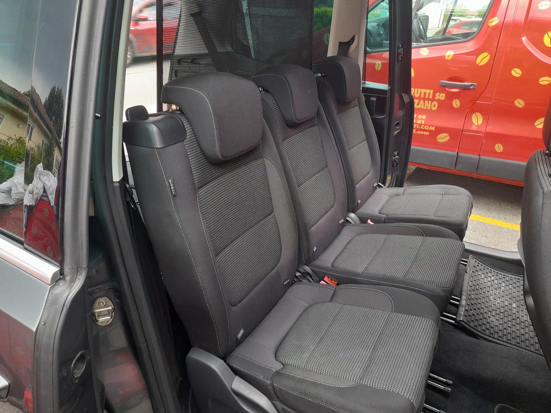 VW Sharan 2.0 TDI BMT Trendline 4Motion-image-4