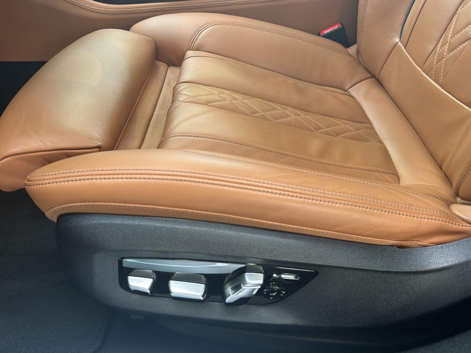 BMW 750i xDrive-image-15