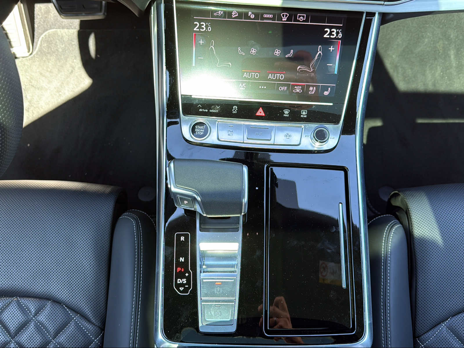 AUDI Q8 60 TFSI e quattro PHEV tiptronic-image-11