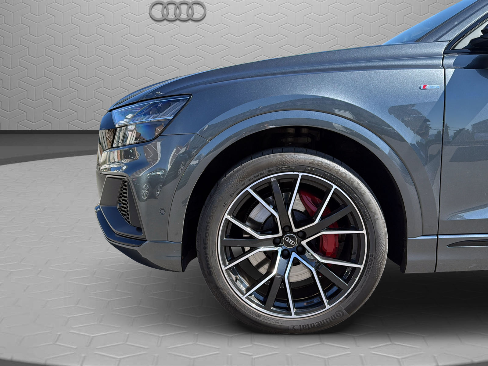 AUDI Q8 60 TFSI e quattro PHEV tiptronic-image-5
