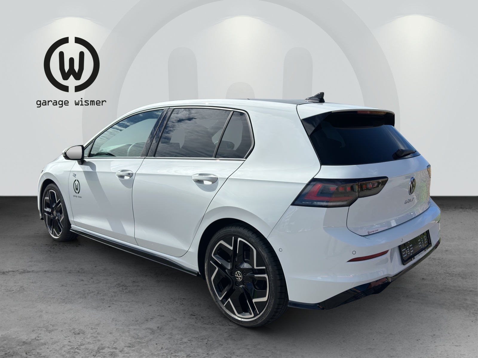 VW Golf 1.5 e TSI mHEV R-Line DSG-image-2