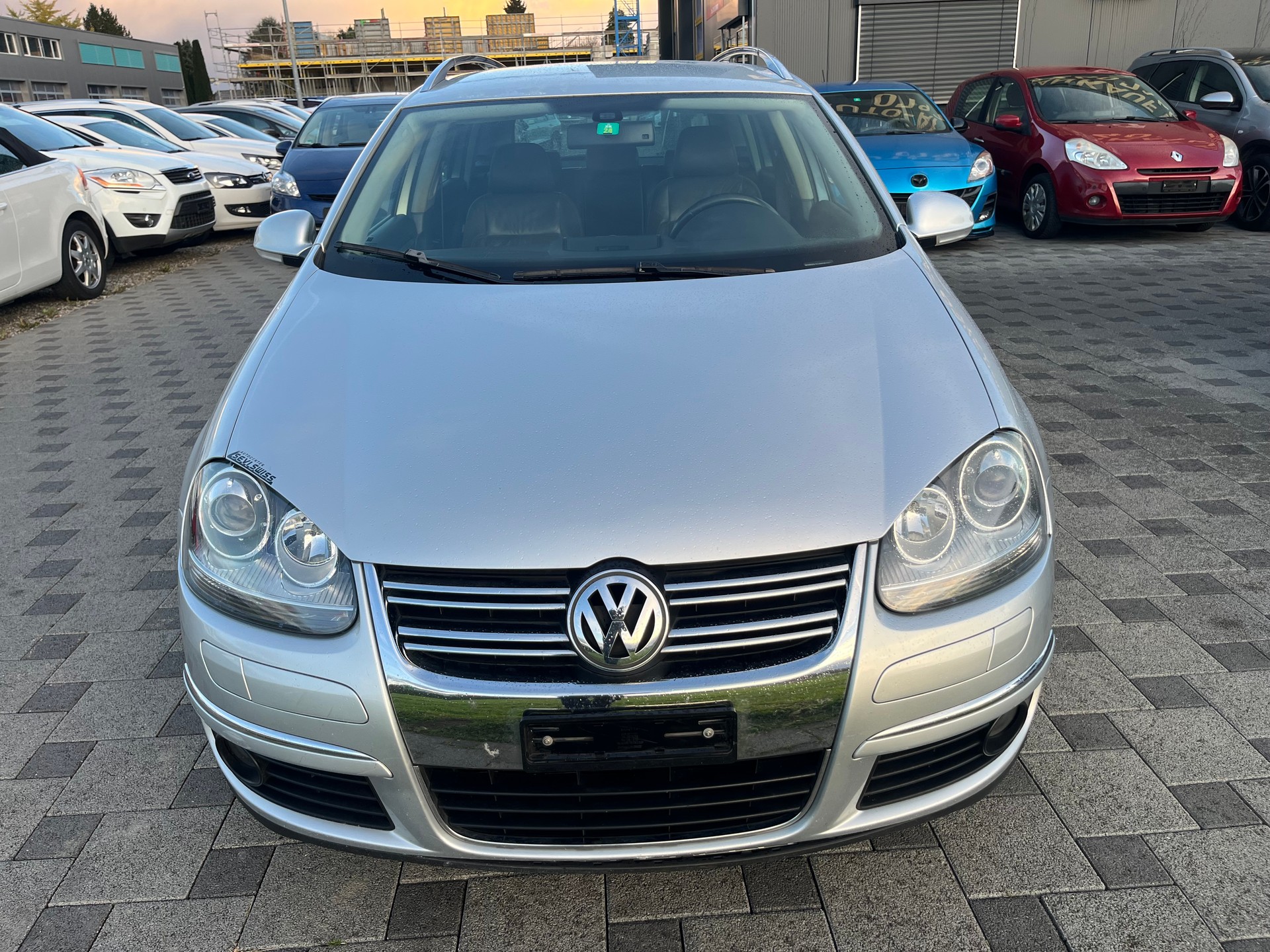 VW Golf Variant 1.9 TDI Comfortline 4Motion-image-2
