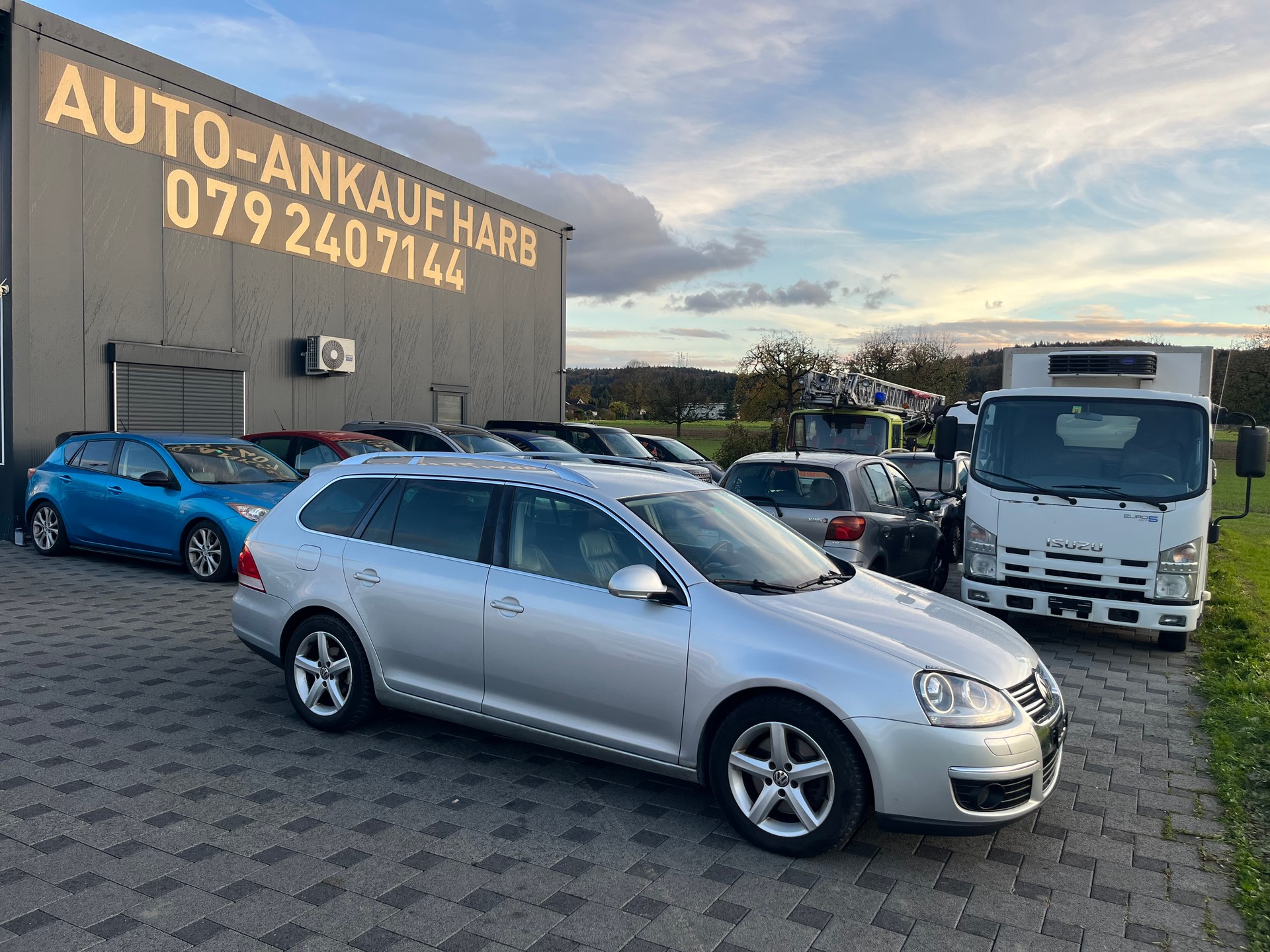VW Golf Variant 1.9 TDI Comfortline 4Motion-image-0