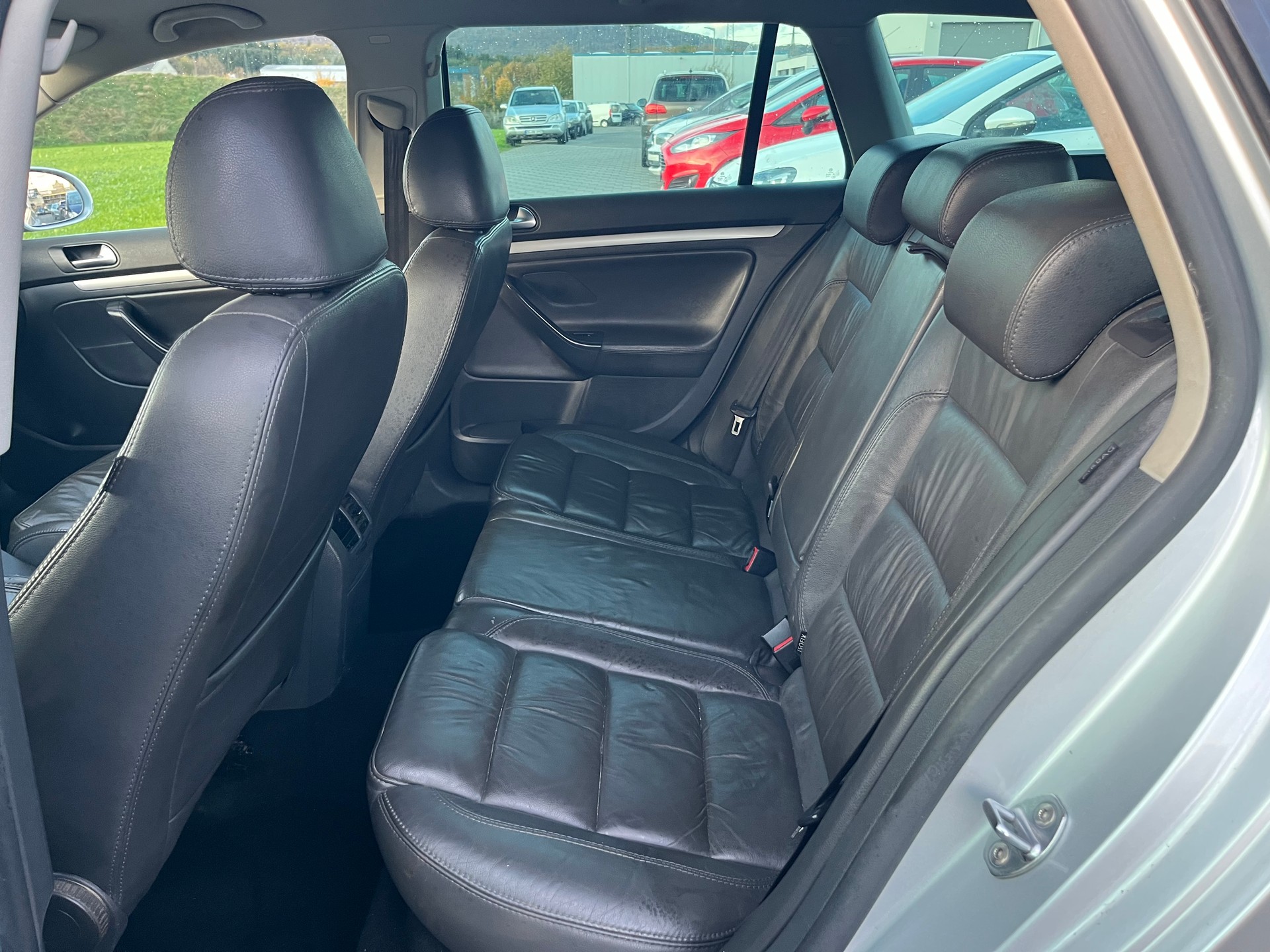 VW Golf Variant 1.9 TDI Comfortline 4Motion-image-9