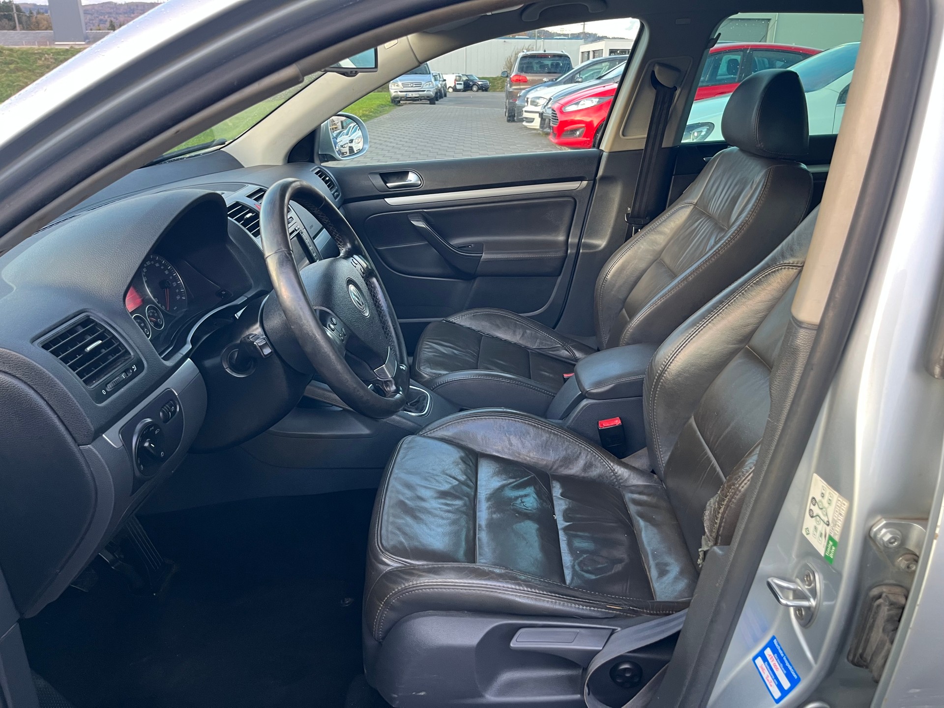 VW Golf Variant 1.9 TDI Comfortline 4Motion-image-8